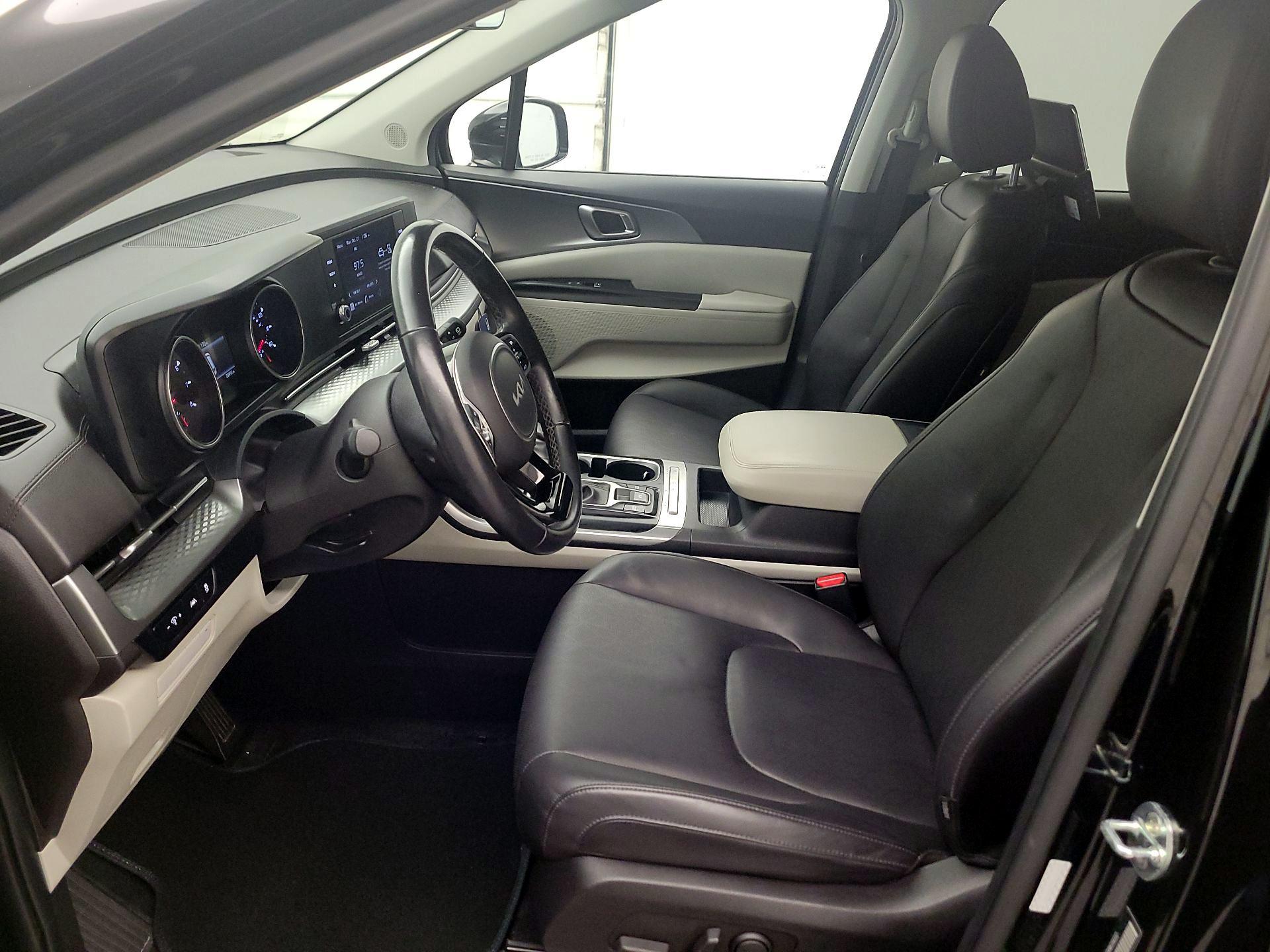 Thumbnail: 2022 Kia Carnival - 11