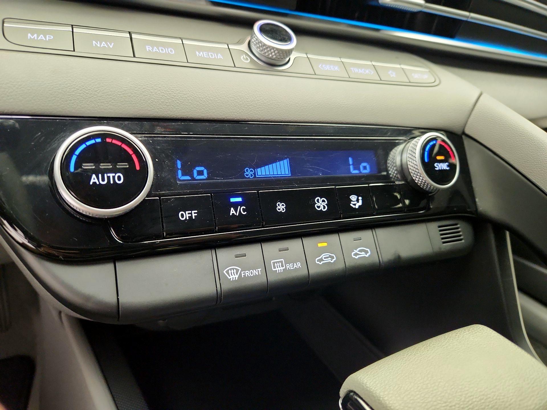 Thumbnail: 2024 Hyundai Elantra - 17