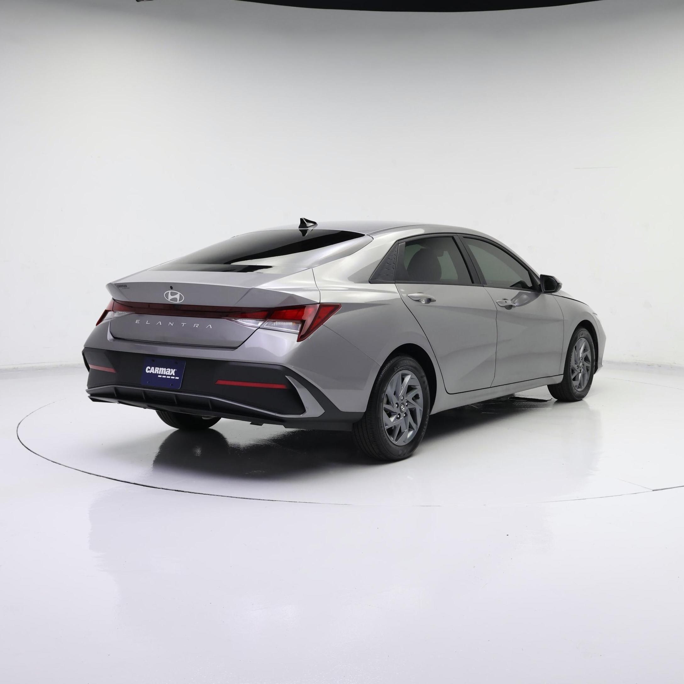 Thumbnail: 2024 Hyundai Elantra - 8