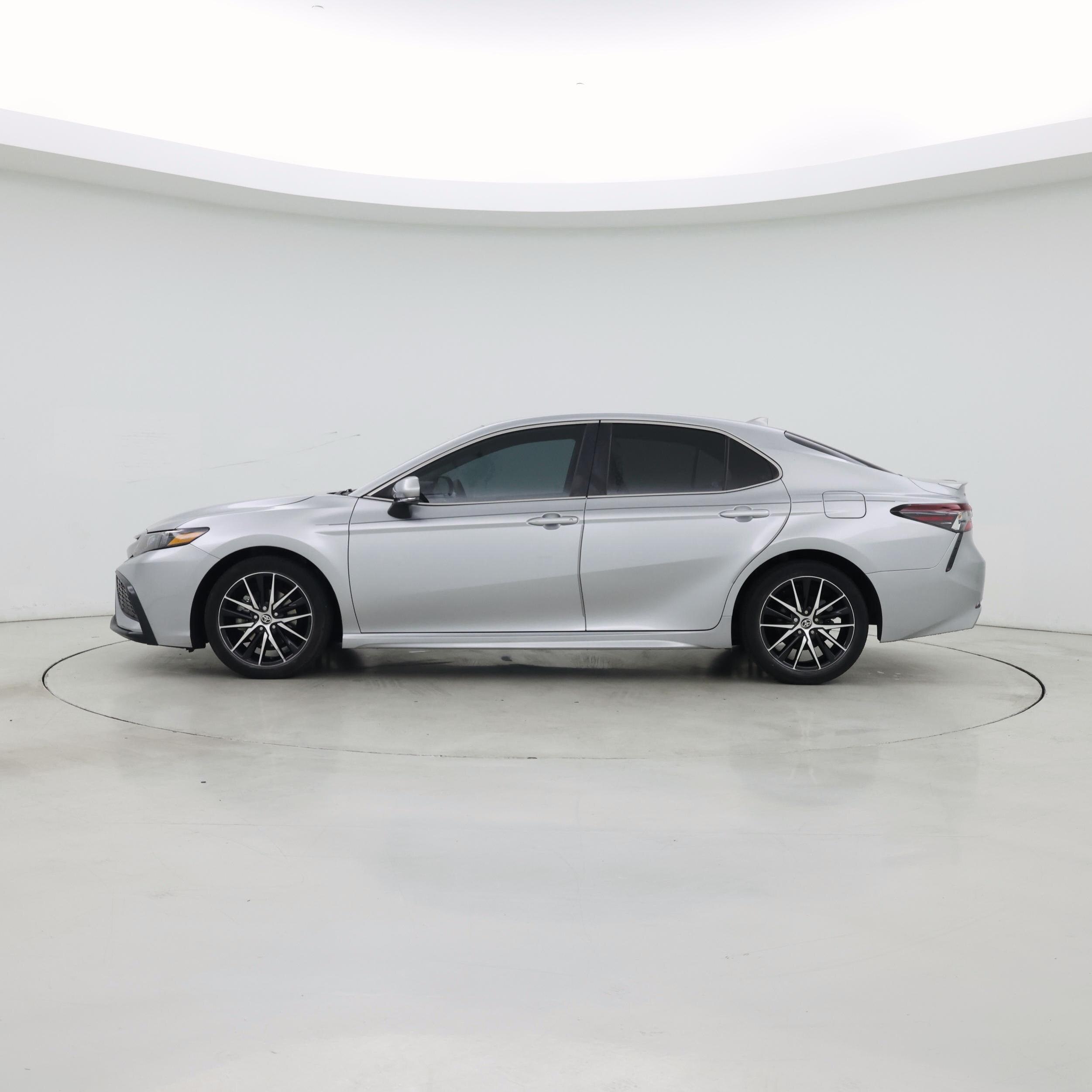 Thumbnail: 2023 Toyota Camry - 3