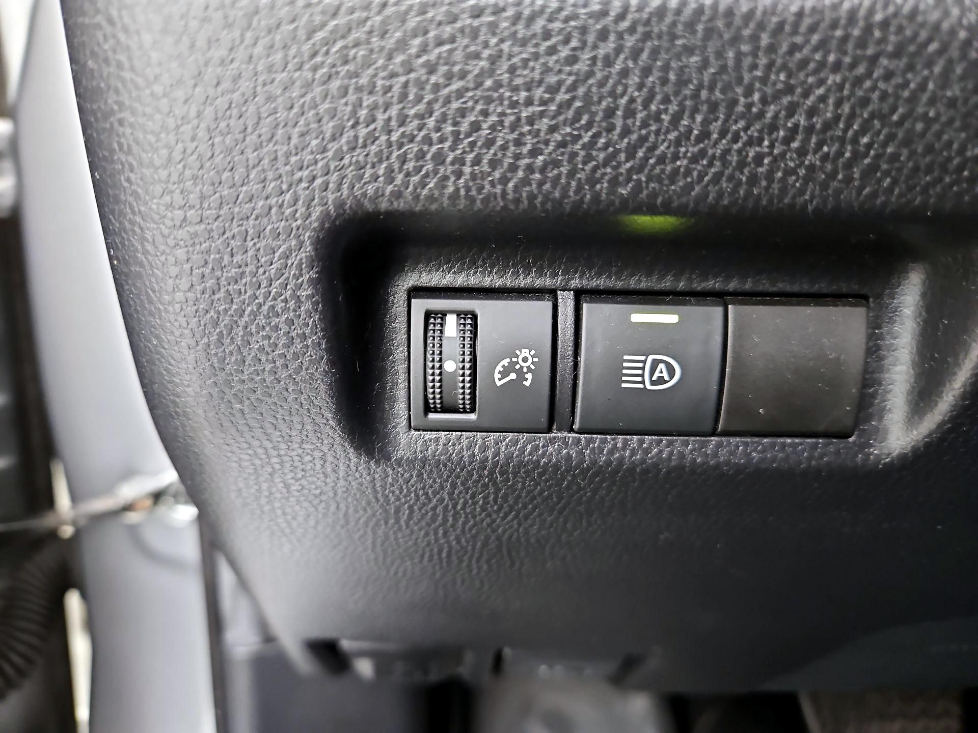 Thumbnail: 2021 Toyota RAV4 - 13