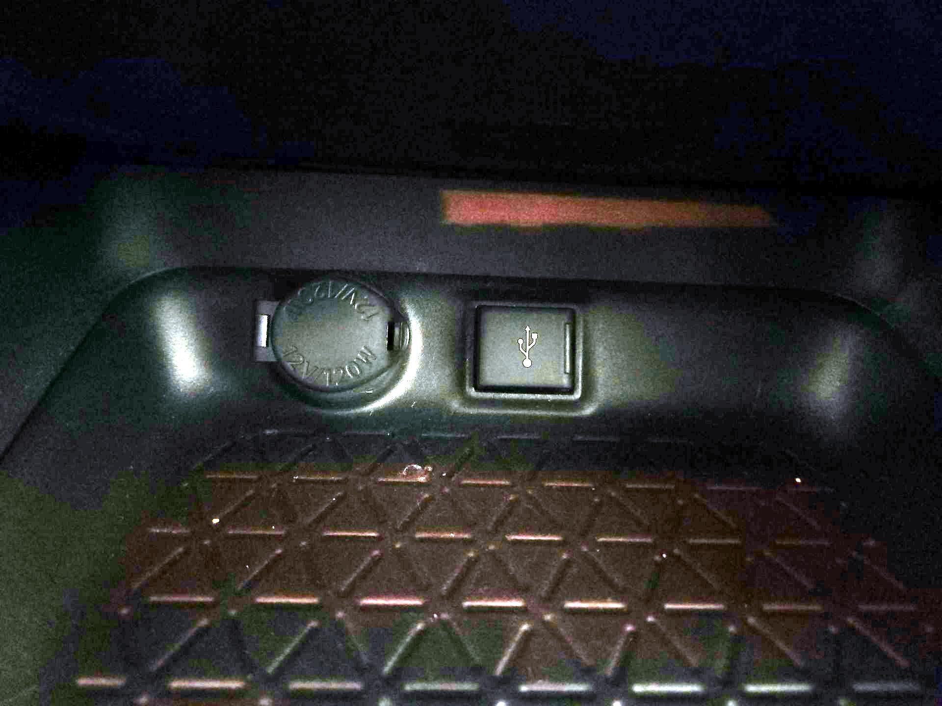 Thumbnail: 2021 Toyota RAV4 - 18