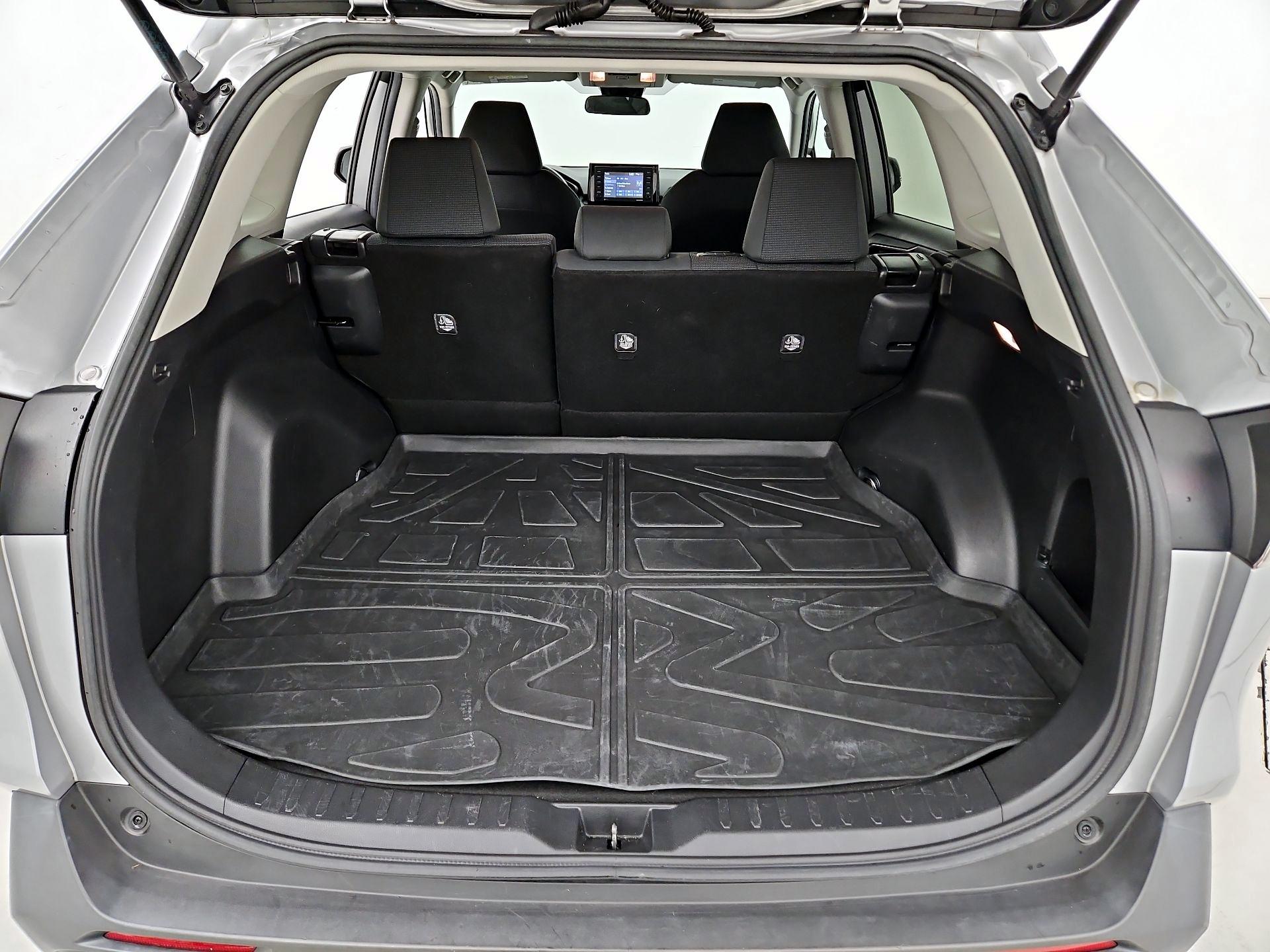 Thumbnail: 2021 Toyota RAV4 - 20