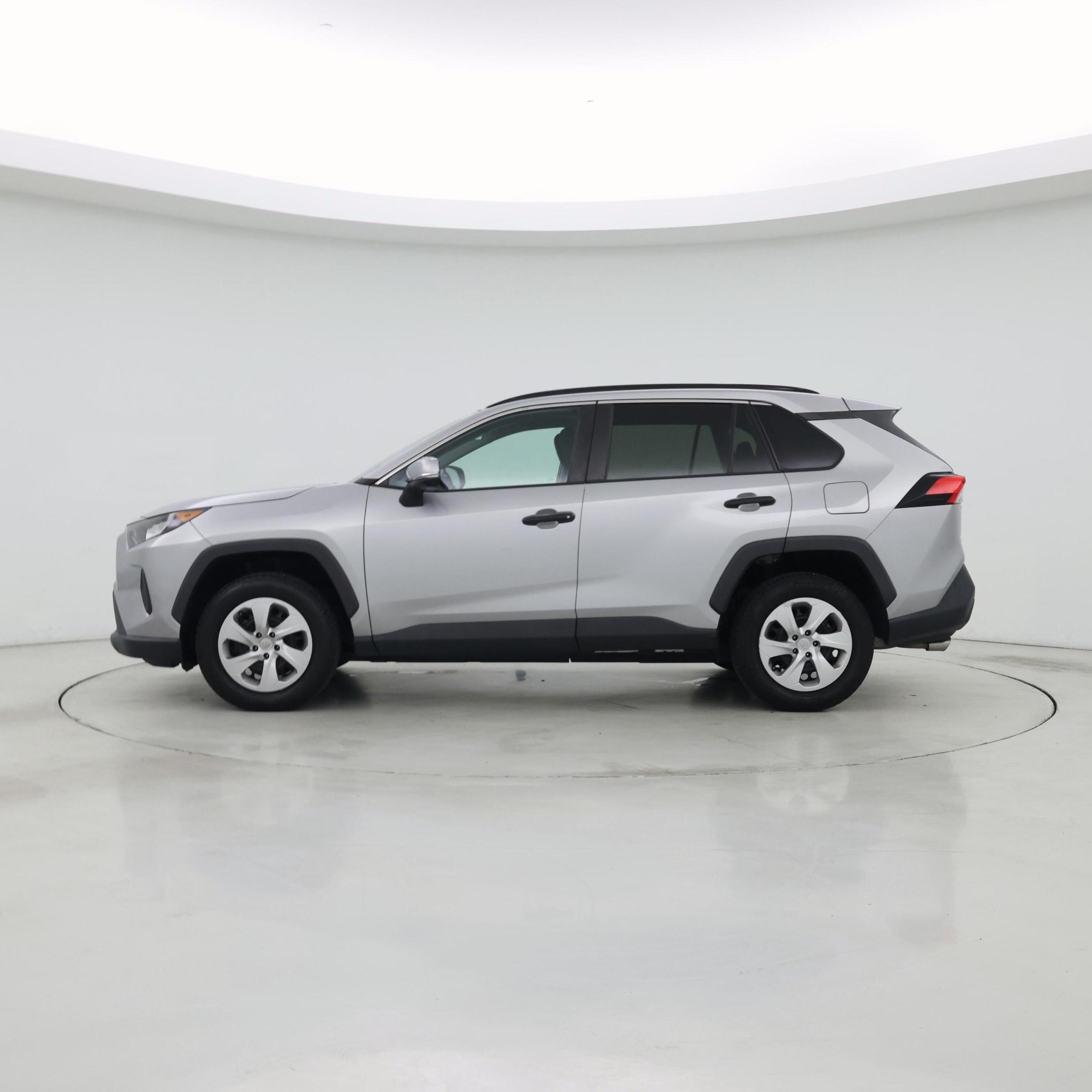Thumbnail: 2021 Toyota RAV4 - 3