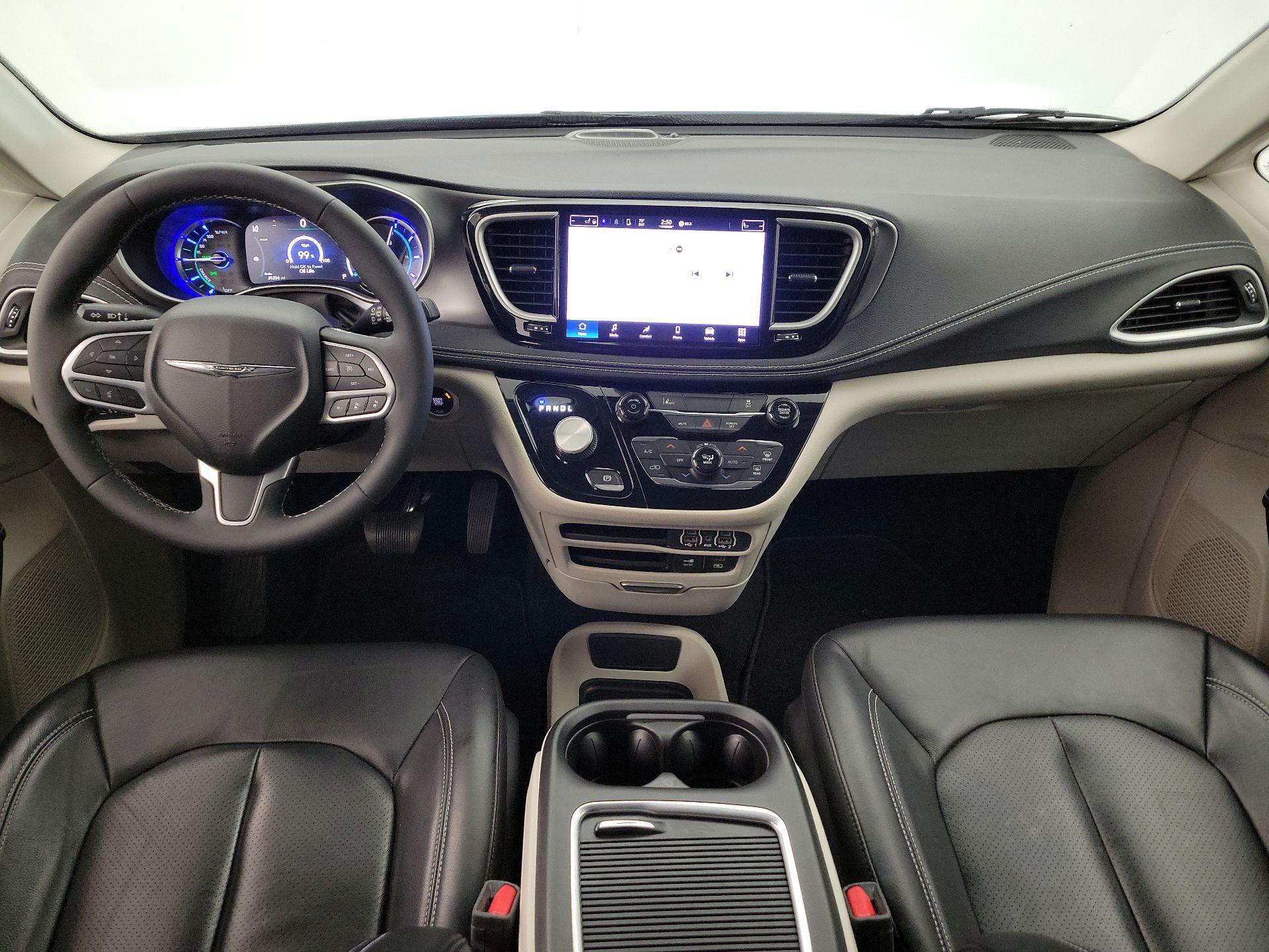 Thumbnail: 2022 Chrysler Pacifica - 9