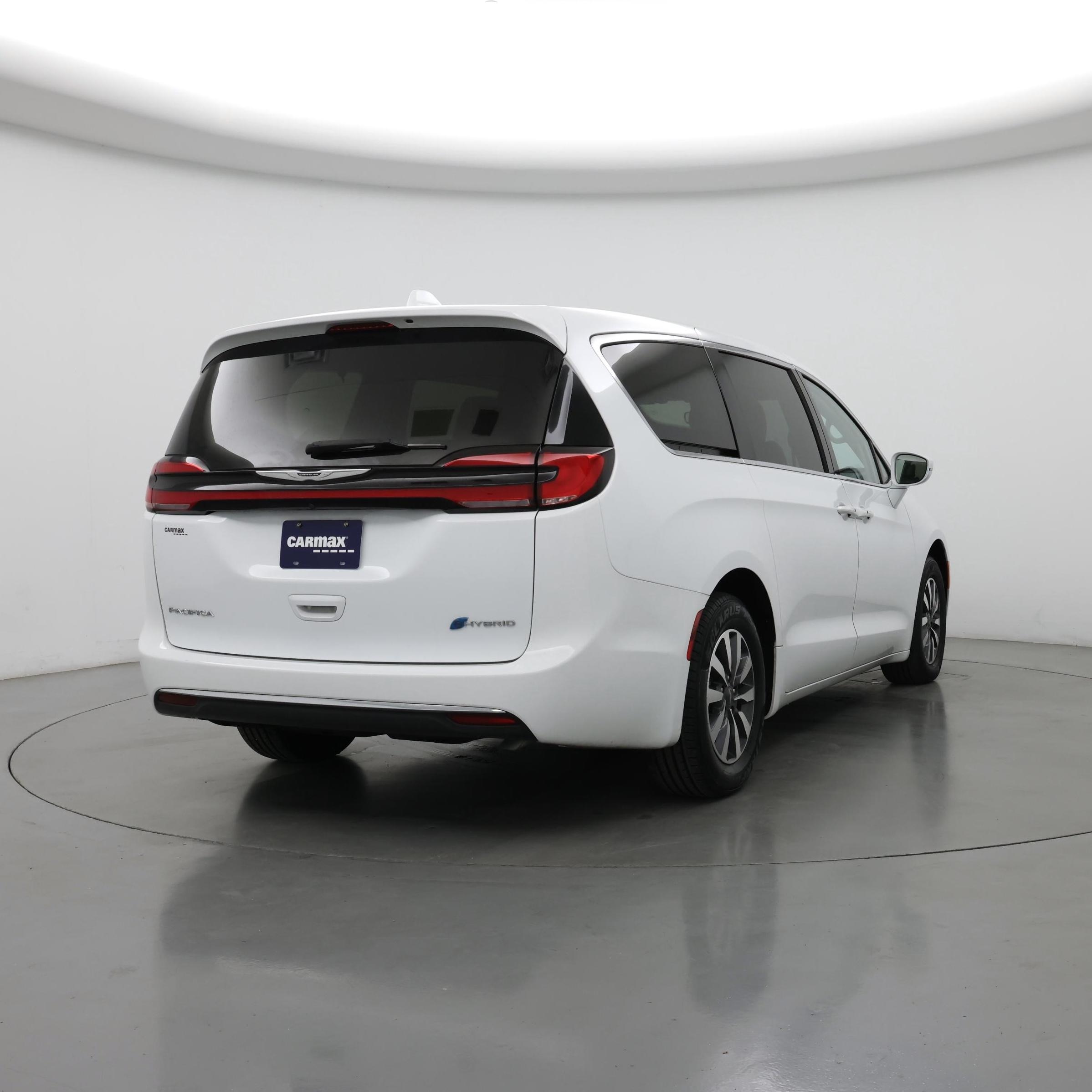Thumbnail: 2022 Chrysler Pacifica - 8