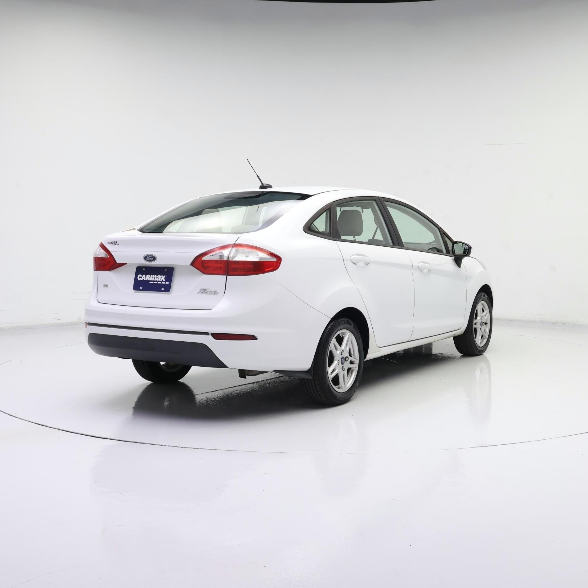 Thumbnail: 2017 Ford Fiesta - 8