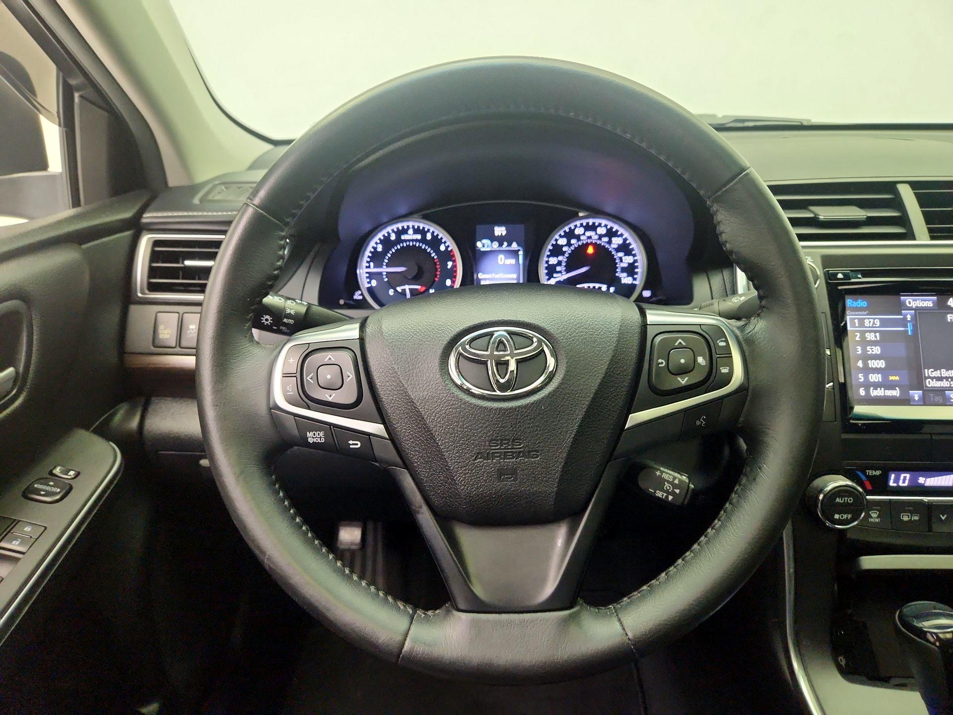 Thumbnail: 2015 Toyota Camry - 10