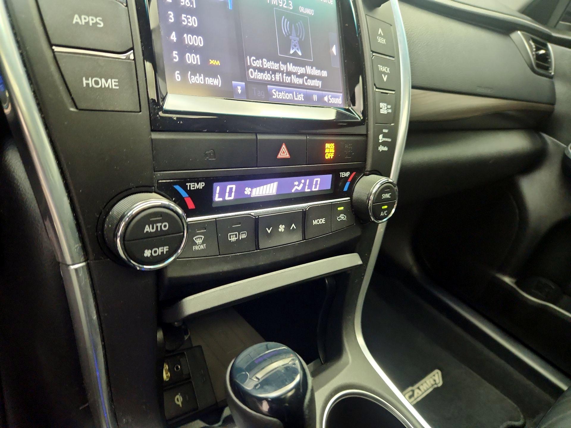 Thumbnail: 2015 Toyota Camry - 16