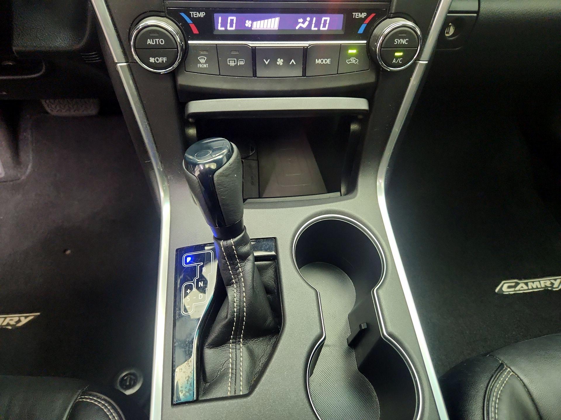 Thumbnail: 2015 Toyota Camry - 17