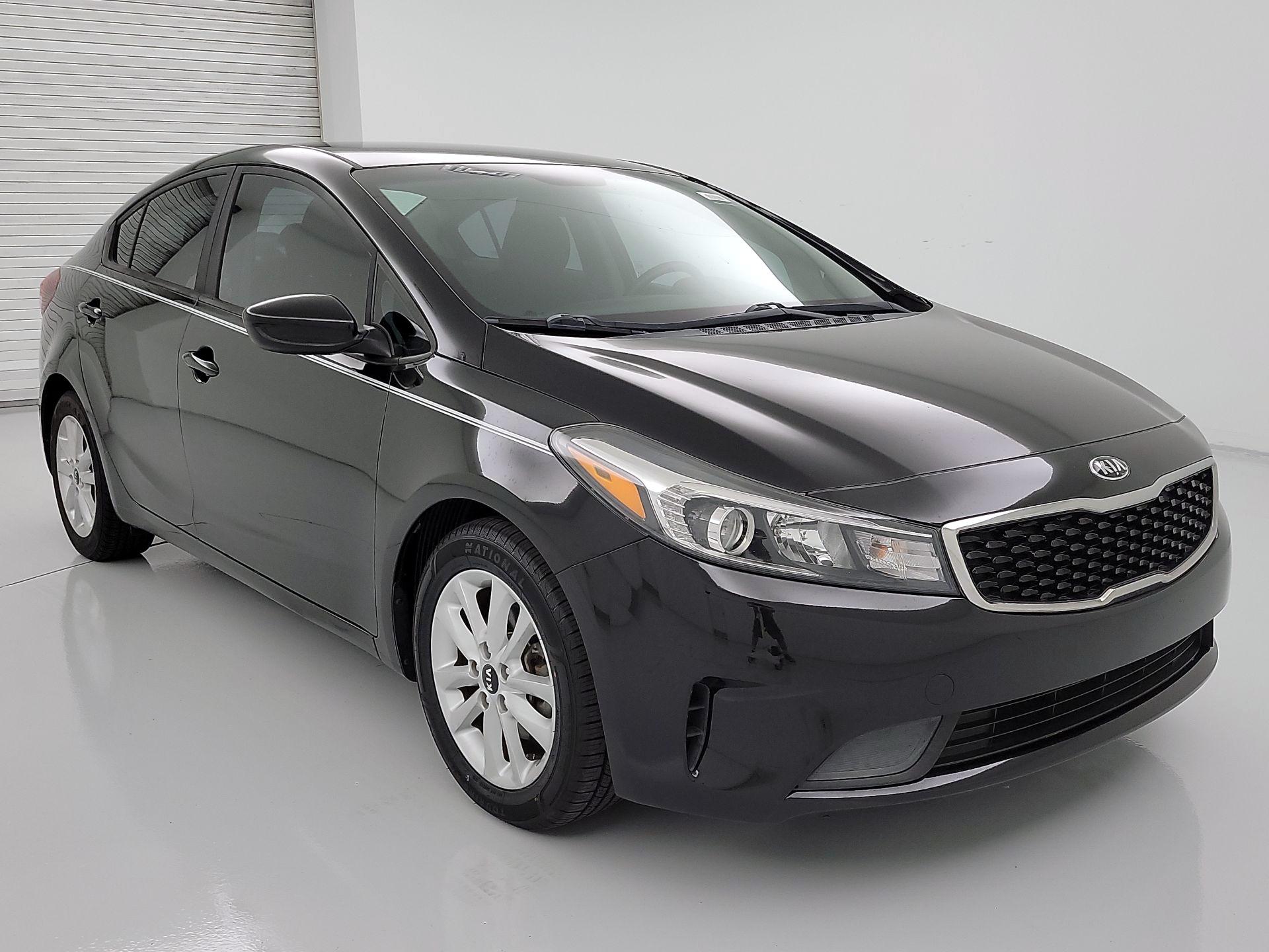 Thumbnail: 2017 Kia Forte - 1