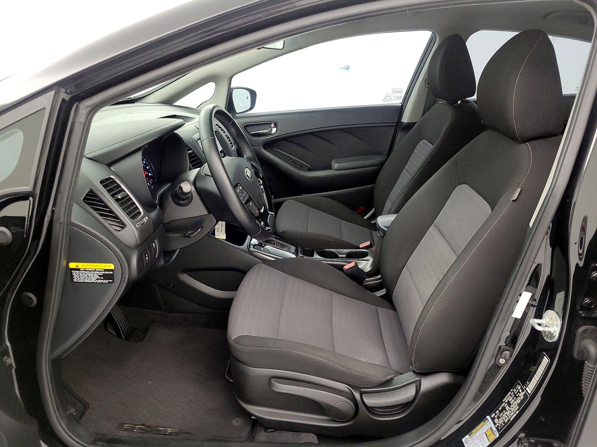 Thumbnail: 2017 Kia Forte - 9