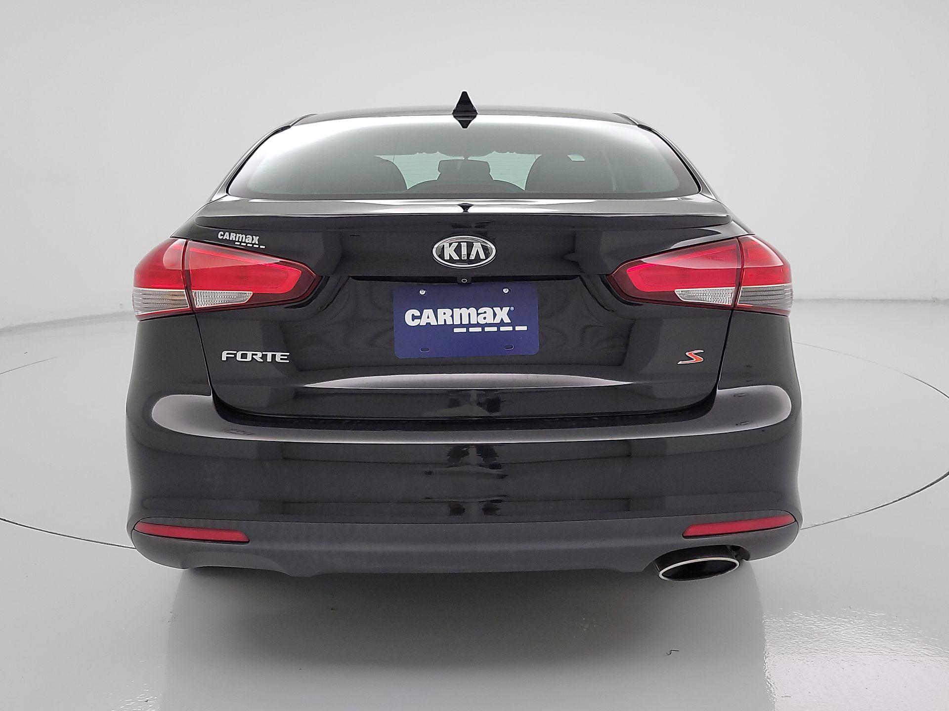 Thumbnail: 2017 Kia Forte - 6