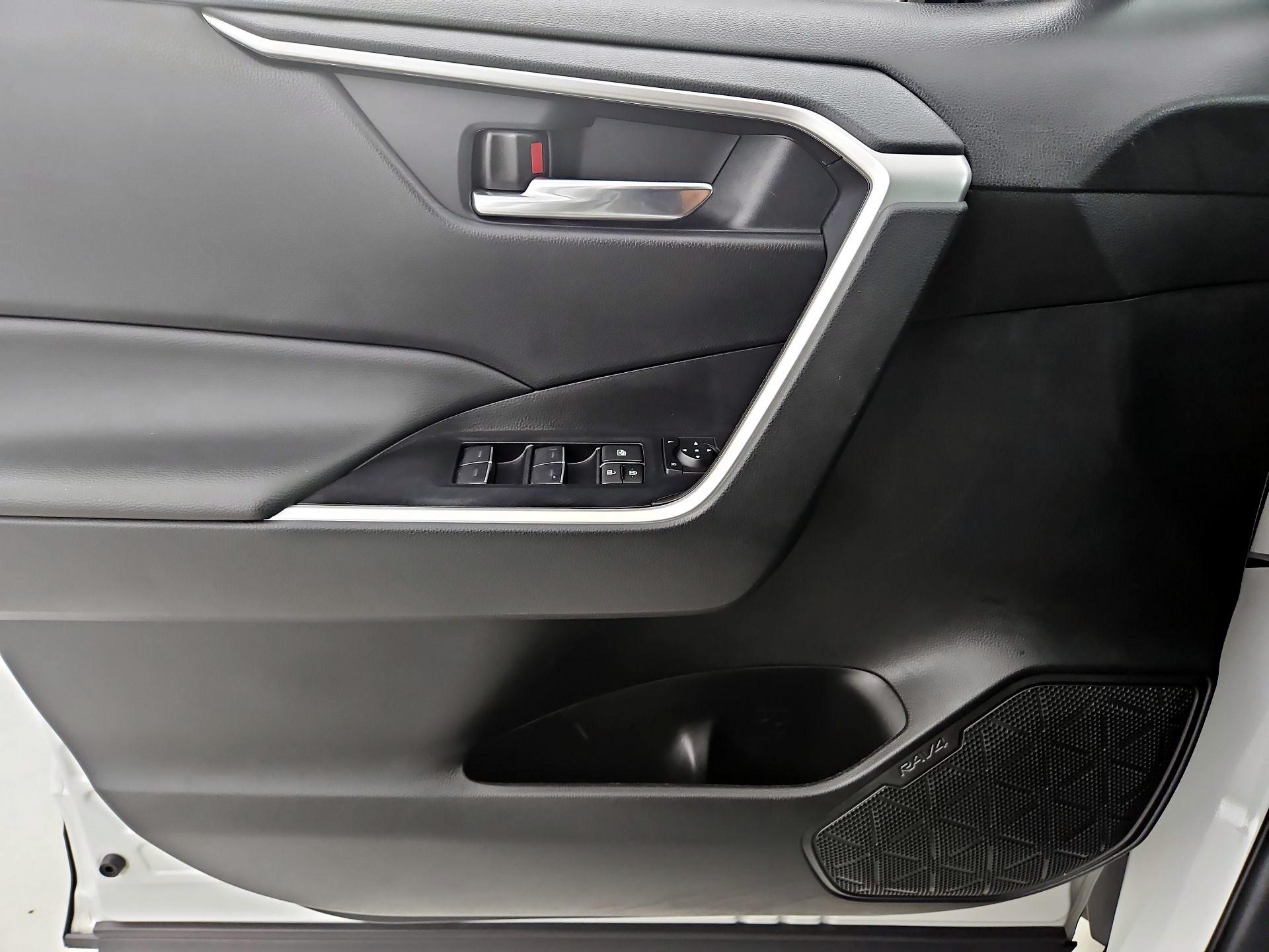 Thumbnail: 2024 Toyota RAV4 - 12