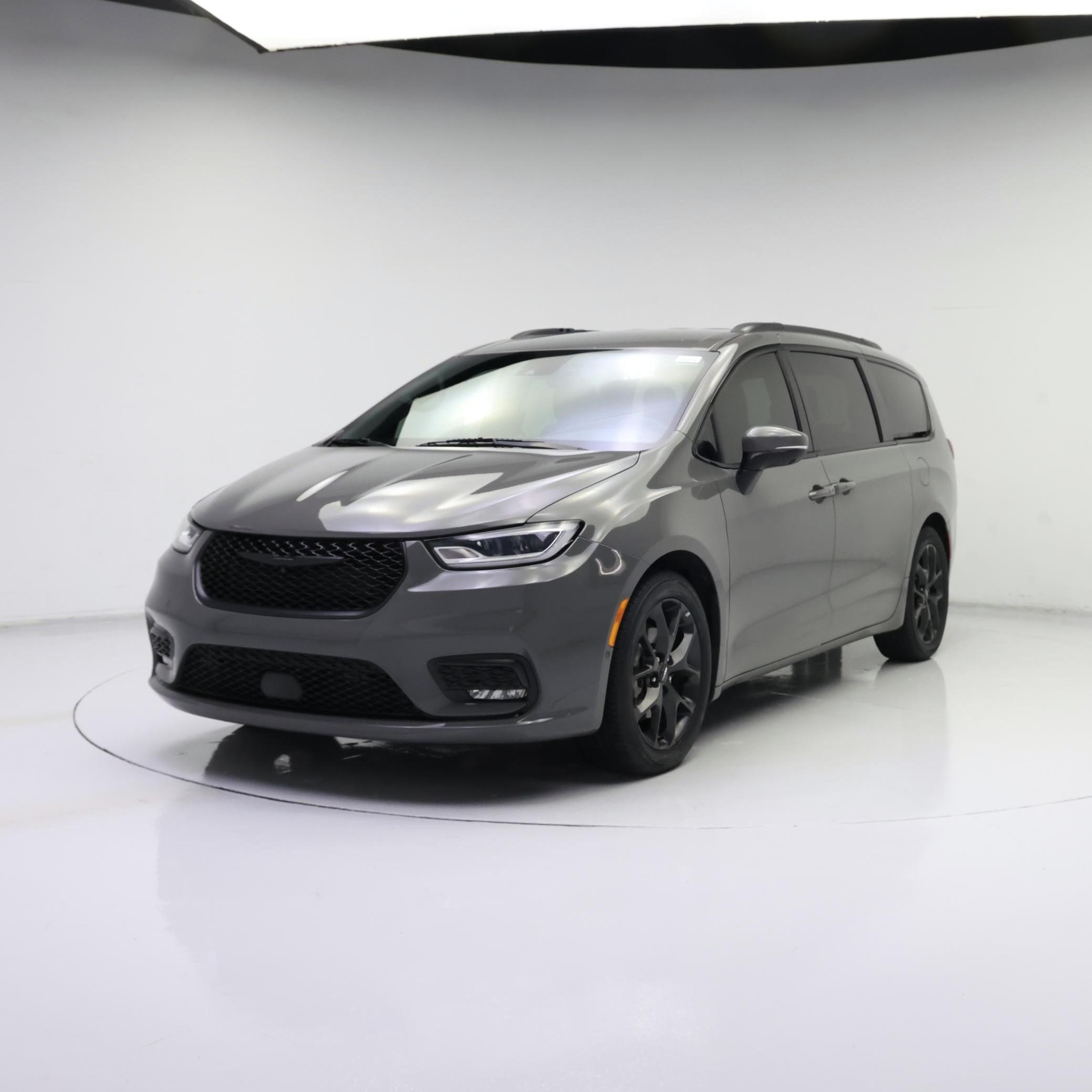 Thumbnail: 2023 Chrysler Pacifica - 4