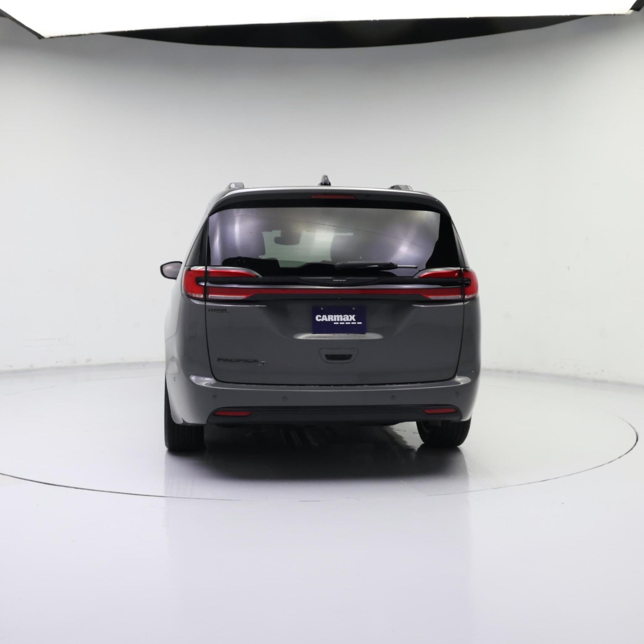 Thumbnail: 2023 Chrysler Pacifica - 6
