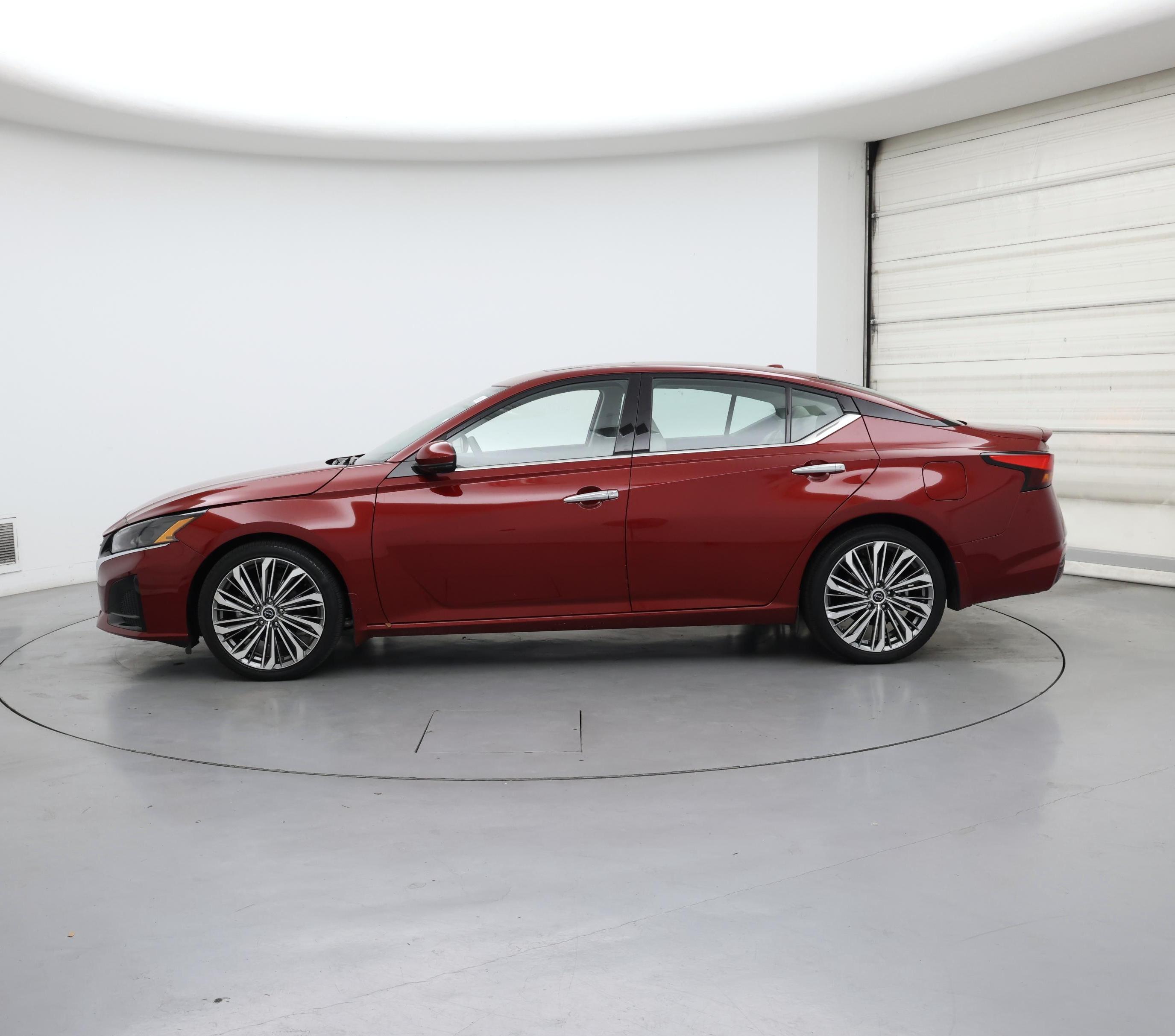 Thumbnail: 2023 Nissan Altima - 3