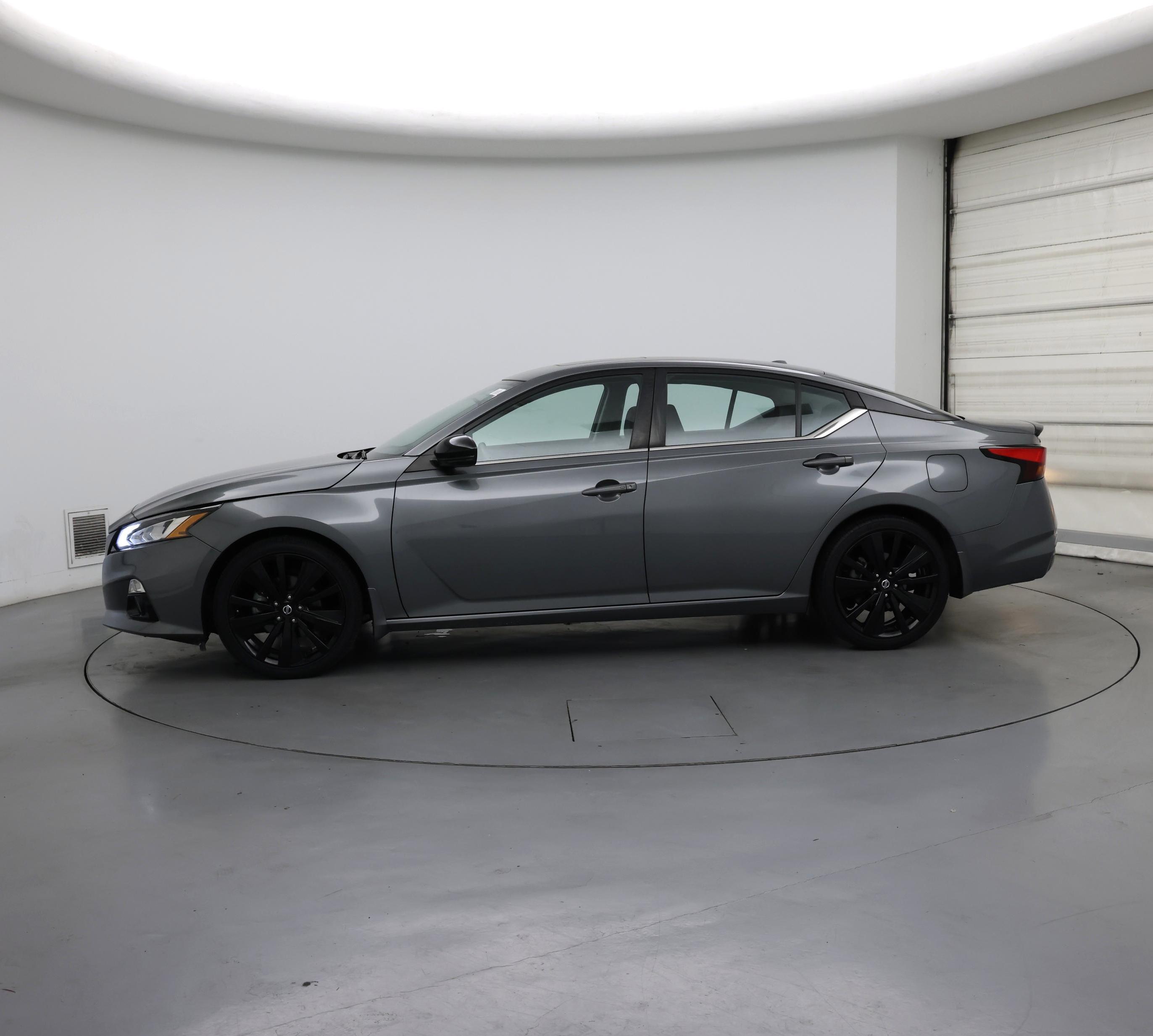Thumbnail: 2022 Nissan Altima - 3