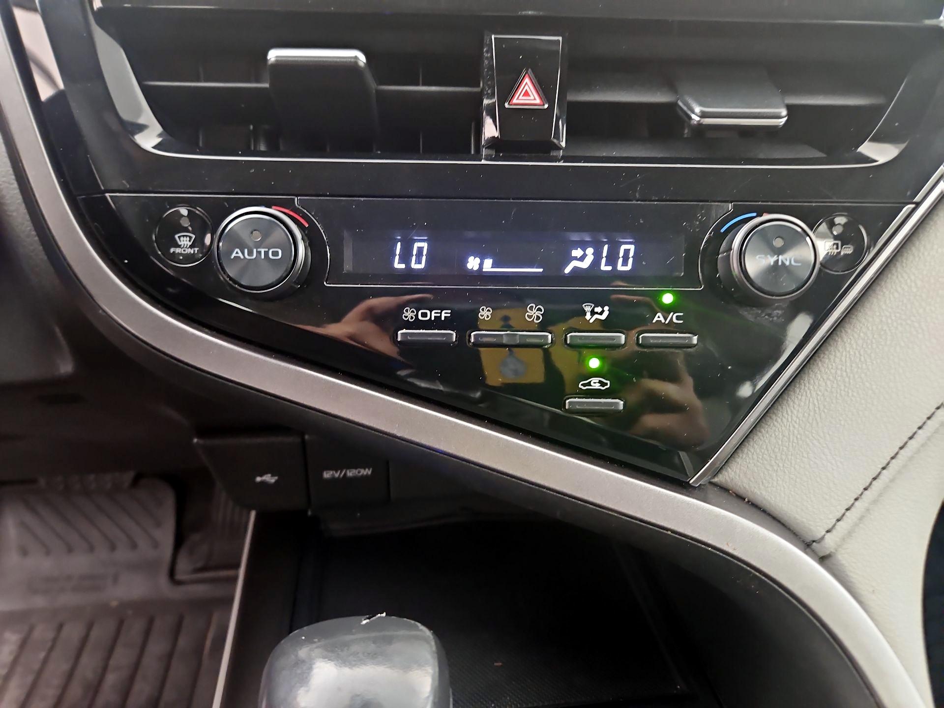 Thumbnail: 2022 Toyota Camry - 16
