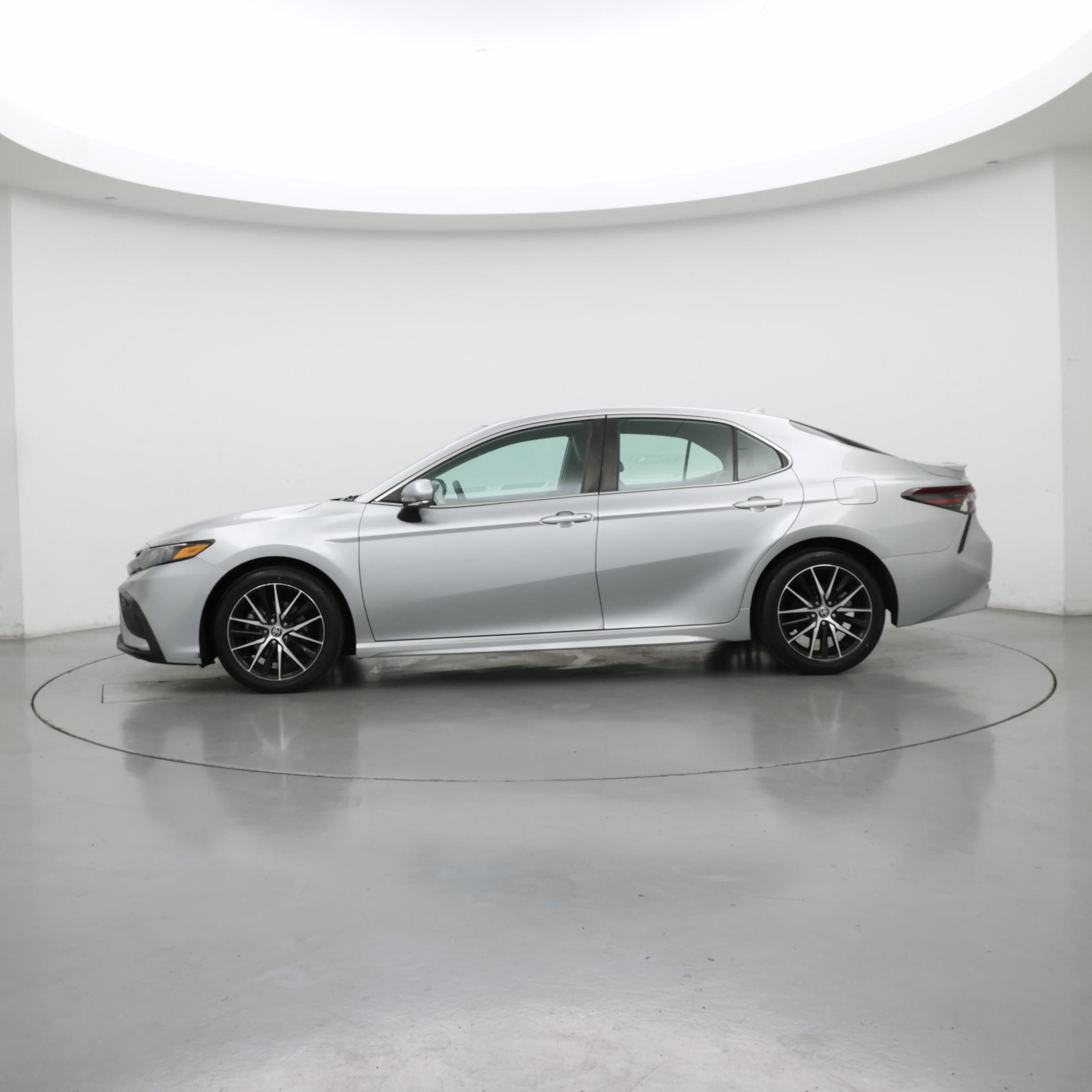 Thumbnail: 2022 Toyota Camry - 3