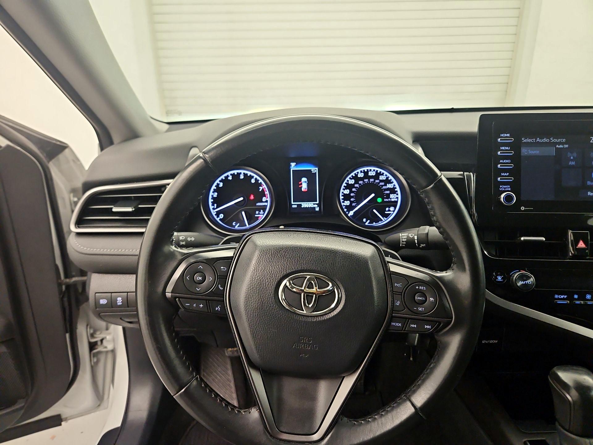 Thumbnail: 2022 Toyota Camry - 10