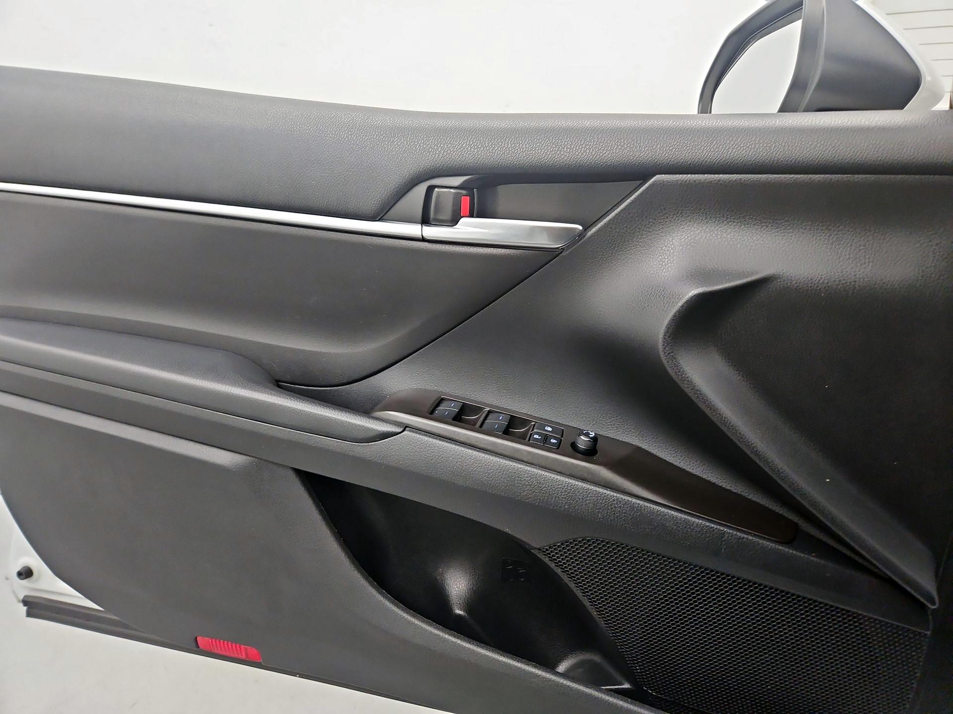 Thumbnail: 2022 Toyota Camry - 12