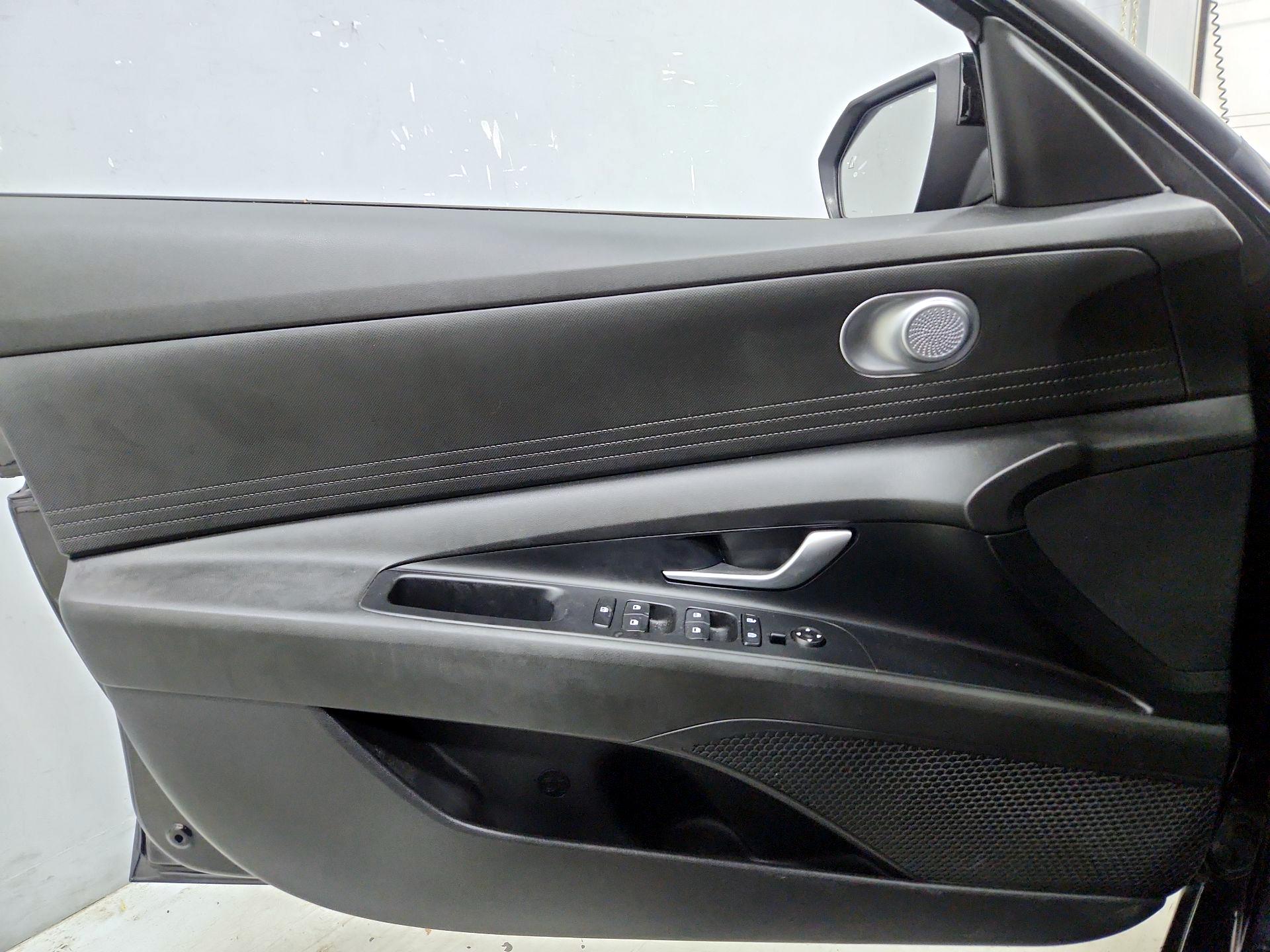 Thumbnail: 2023 Hyundai Elantra - 12