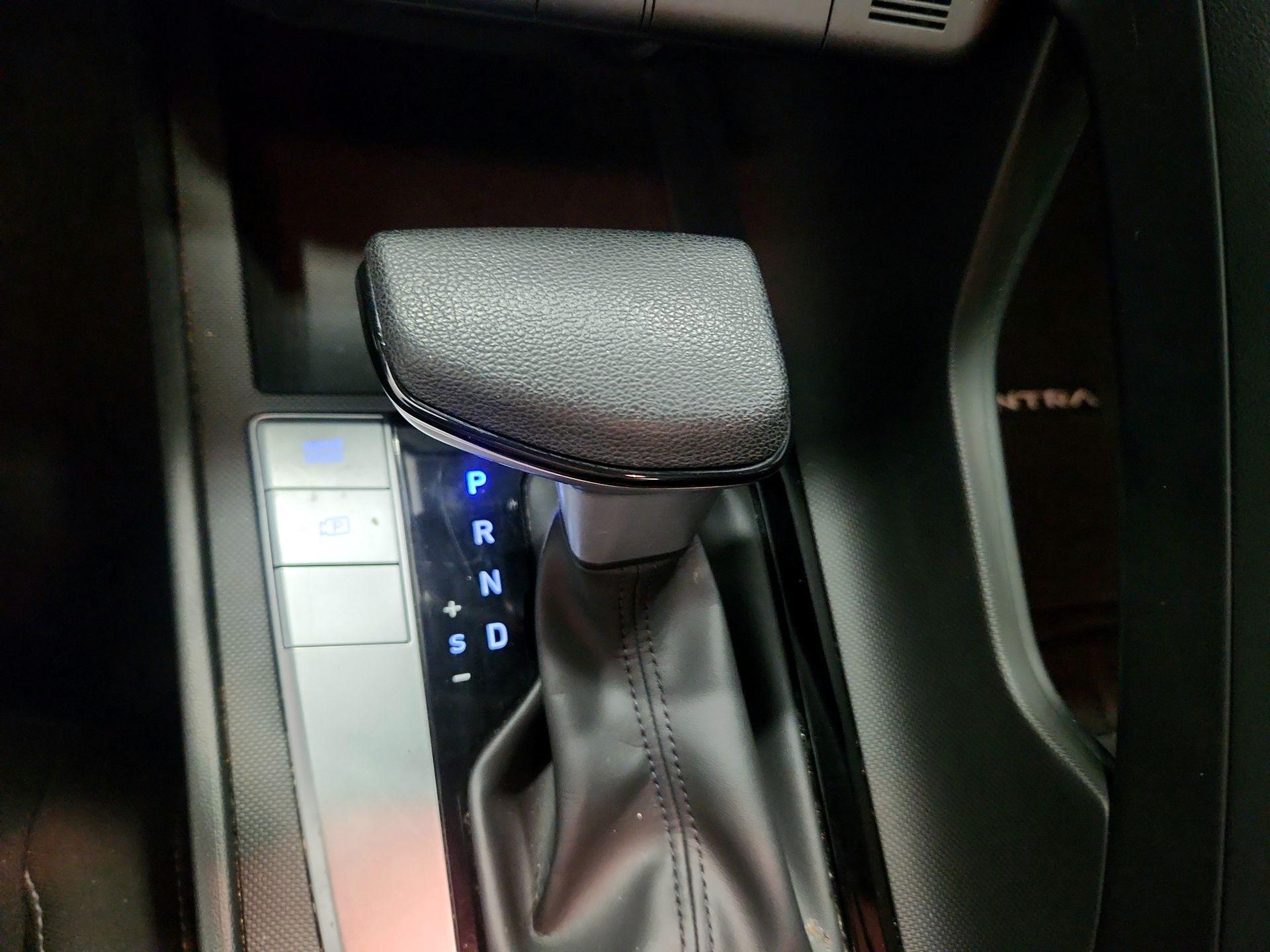 Thumbnail: 2023 Hyundai Elantra - 17