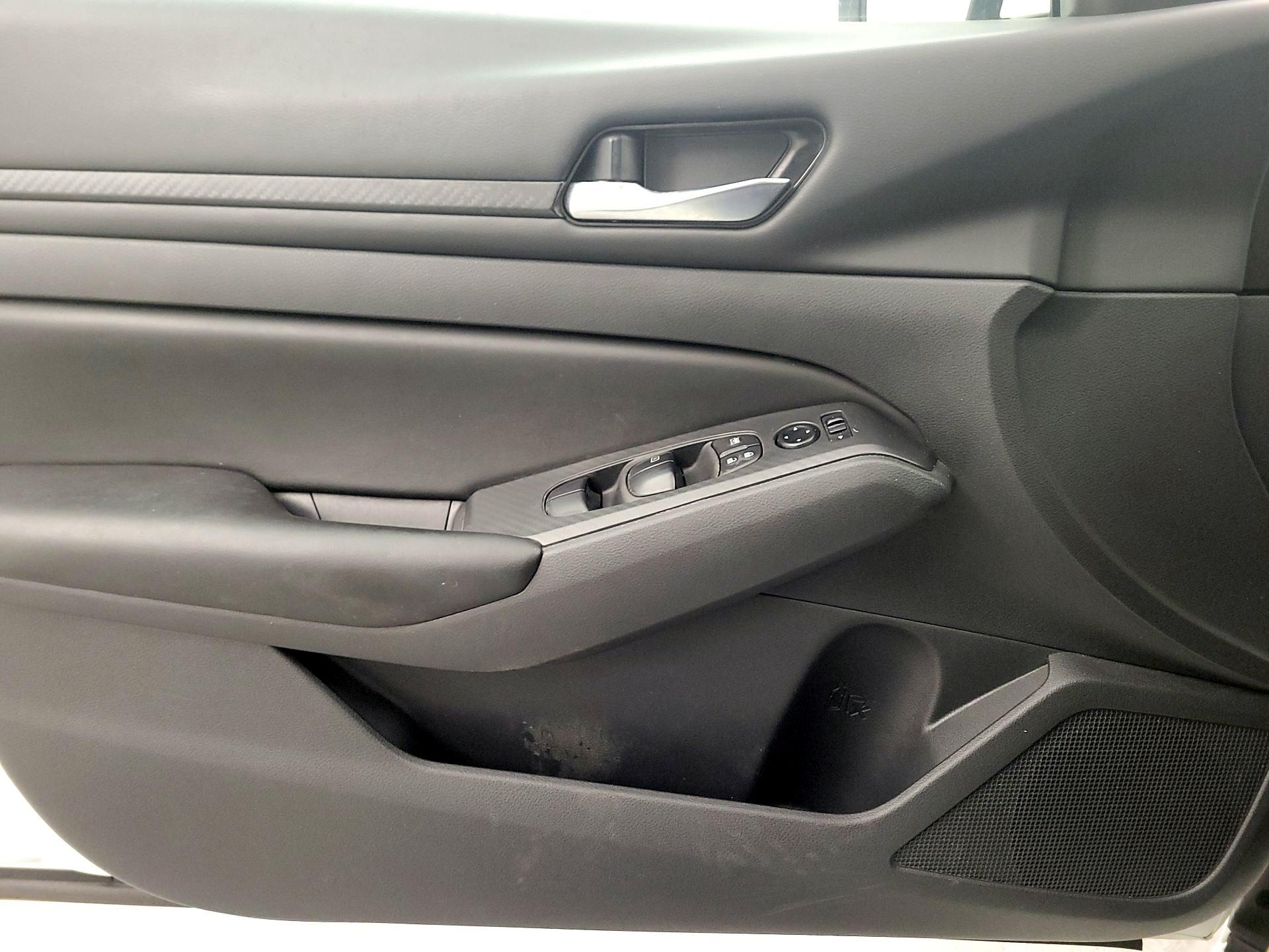 Thumbnail: 2022 Nissan Altima - 12