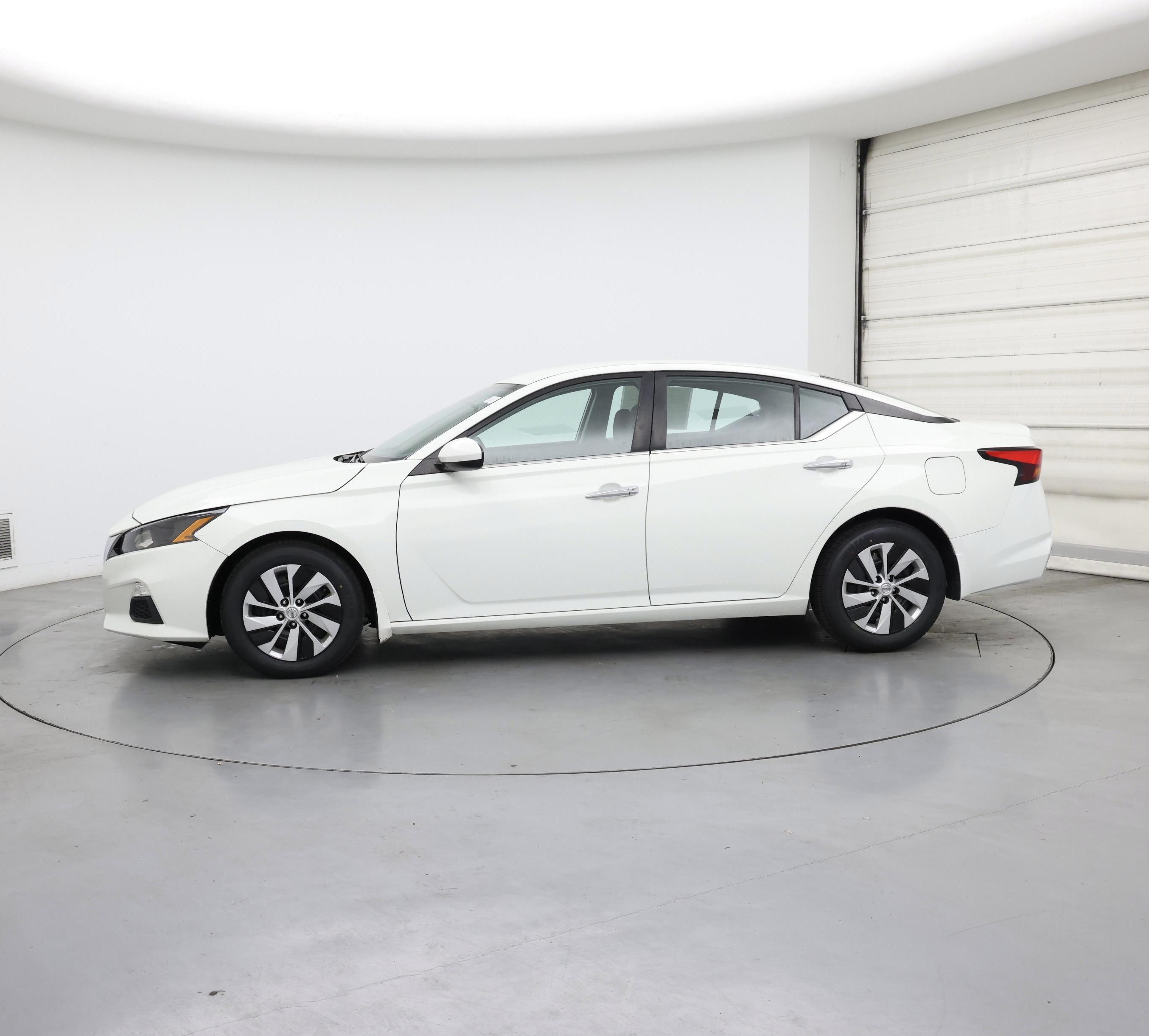 Thumbnail: 2022 Nissan Altima - 3