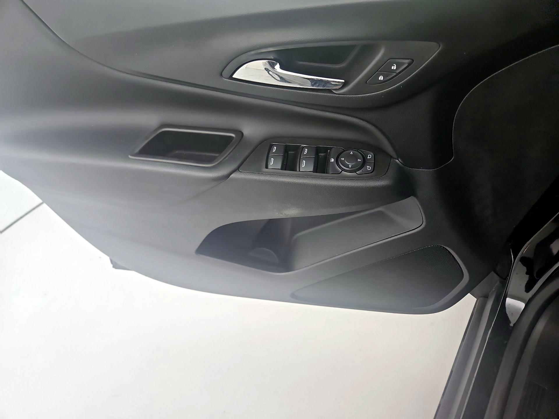 Thumbnail: 2022 Chevrolet Equinox - 12
