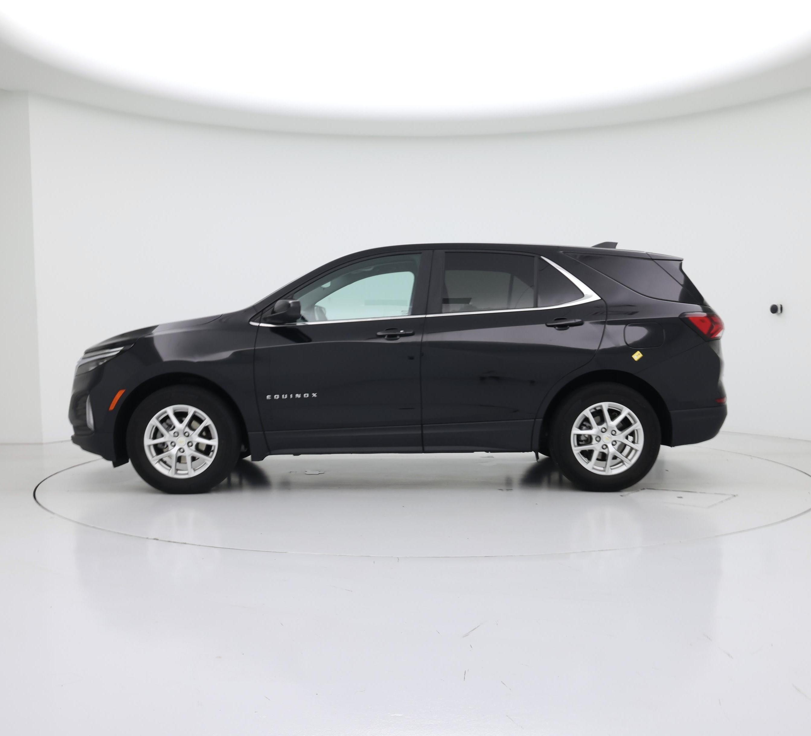 Thumbnail: 2022 Chevrolet Equinox - 3