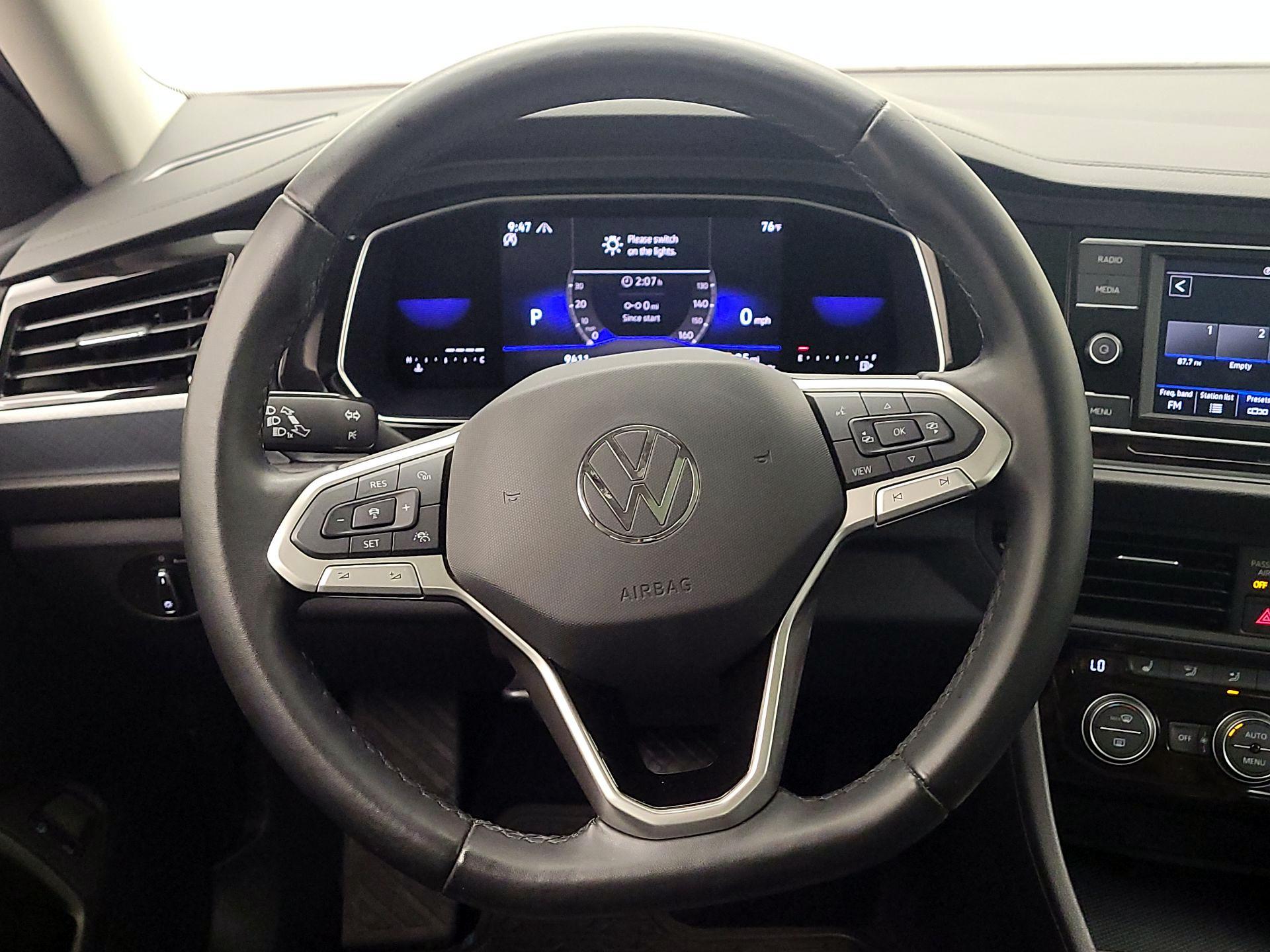 Thumbnail: 2022 Volkswagen Jetta - 10