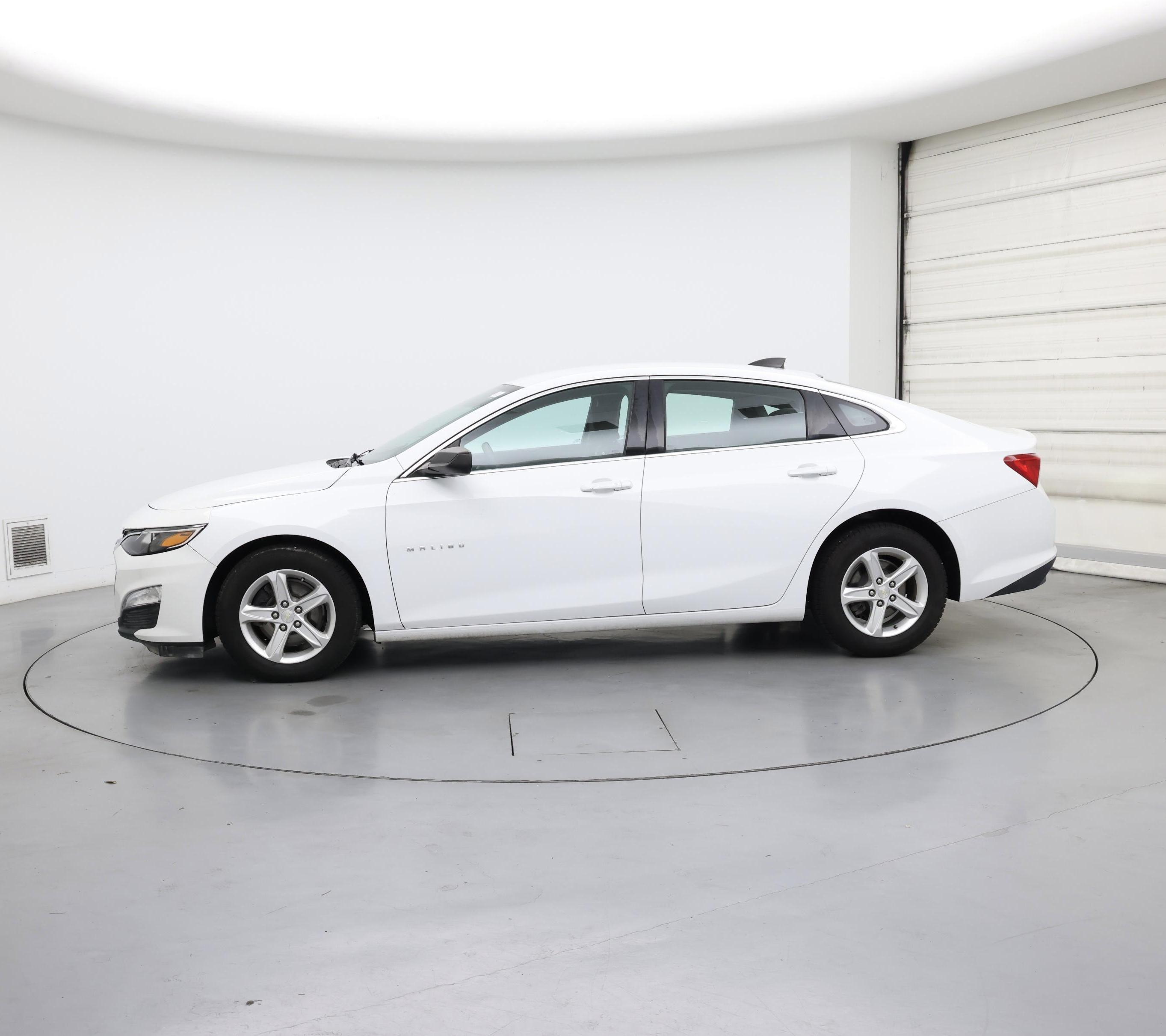 Thumbnail: 2021 Chevrolet Malibu - 3