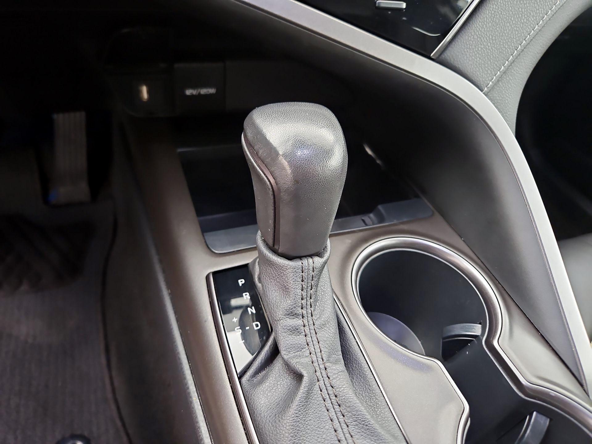 Thumbnail: 2022 Toyota Camry - 17
