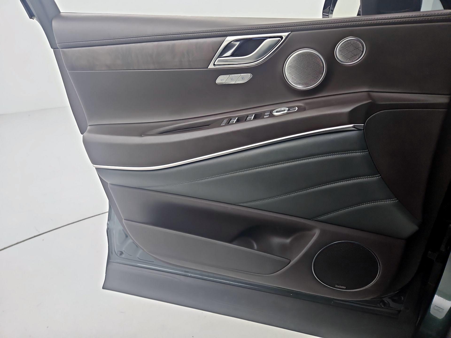 Thumbnail: 2021 Genesis GV80 - 12