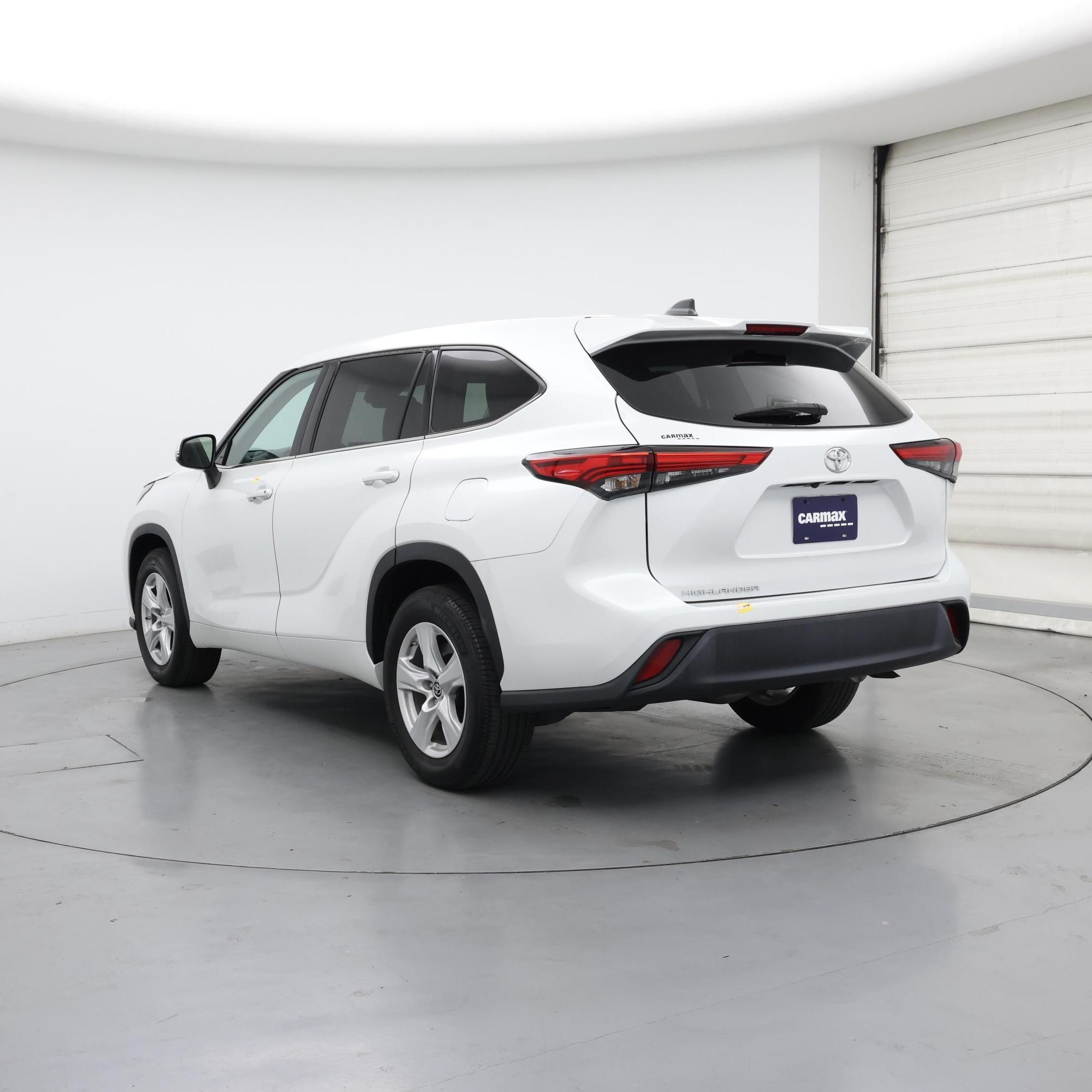 Thumbnail: 2022 Toyota Highlander - 2