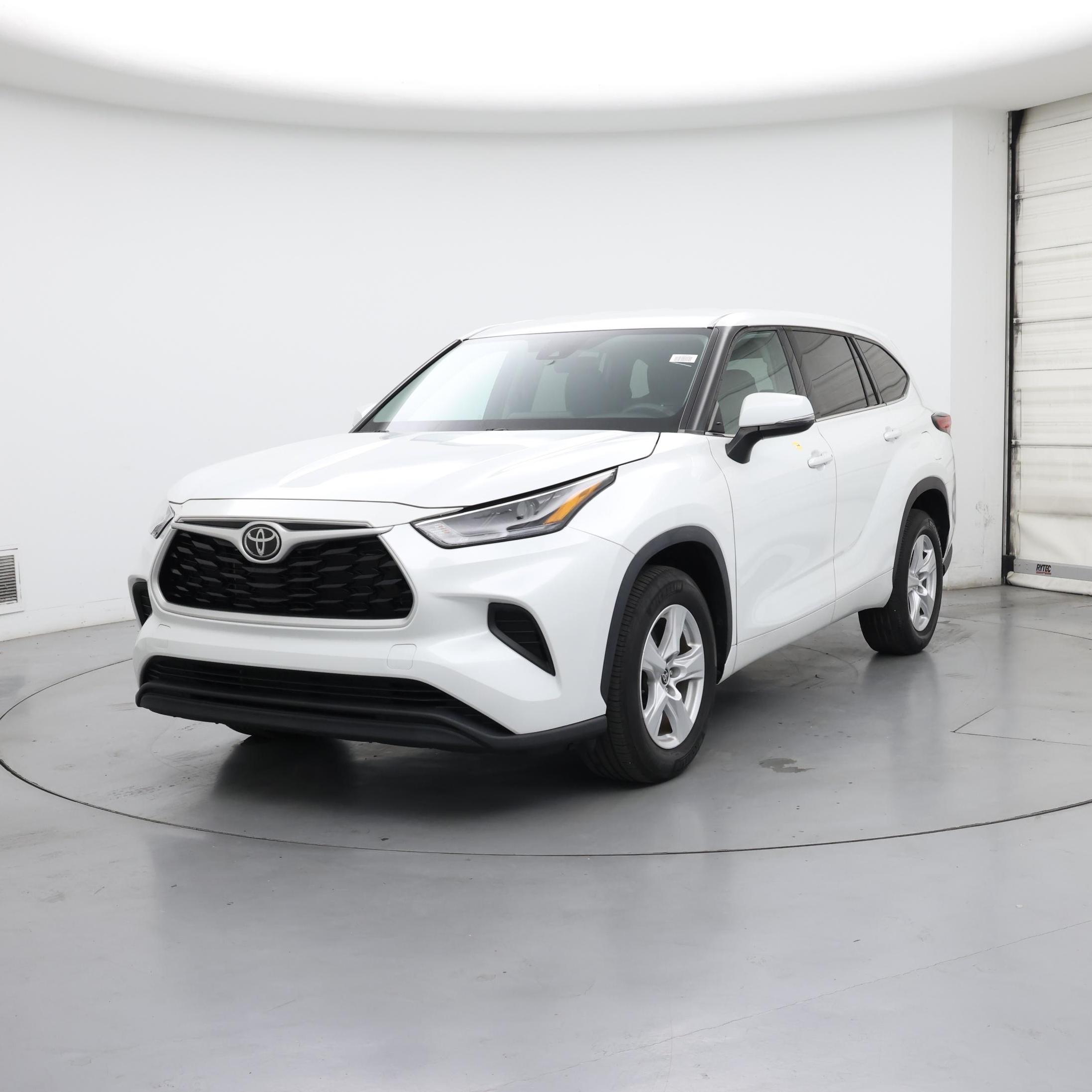 Thumbnail: 2022 Toyota Highlander - 4