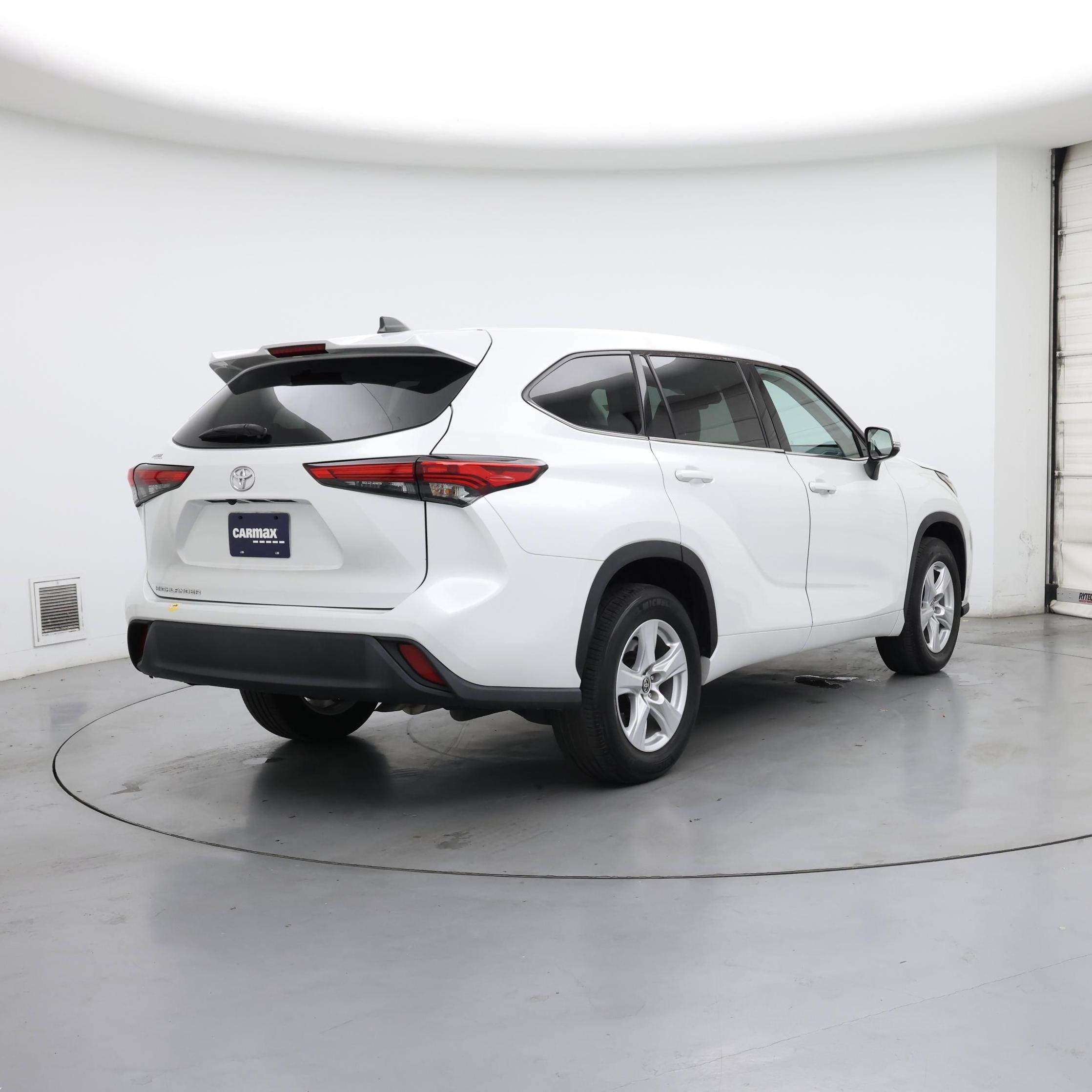 Thumbnail: 2022 Toyota Highlander - 8