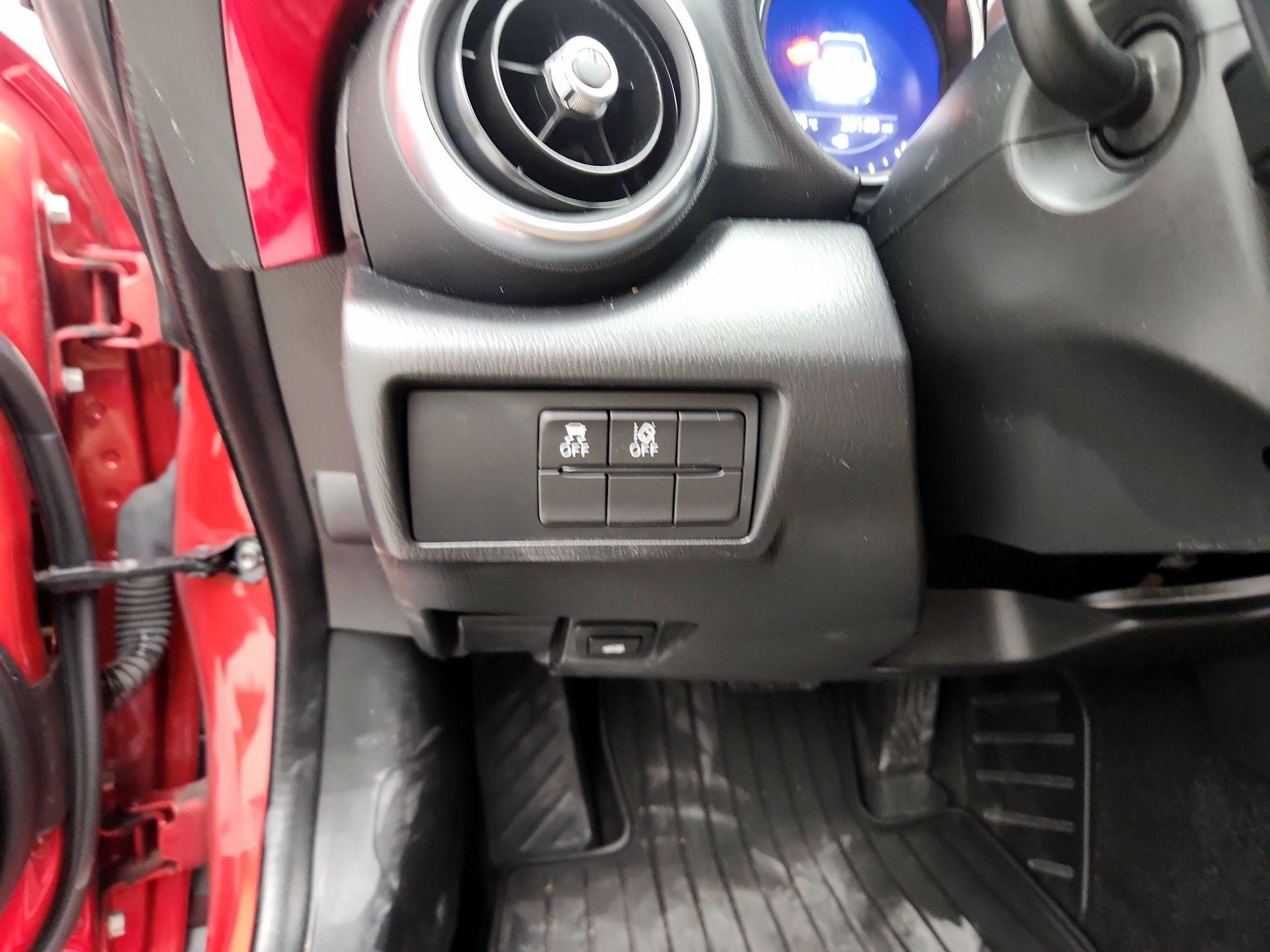 Thumbnail: 2022 Mazda MX-5 Miata - 13