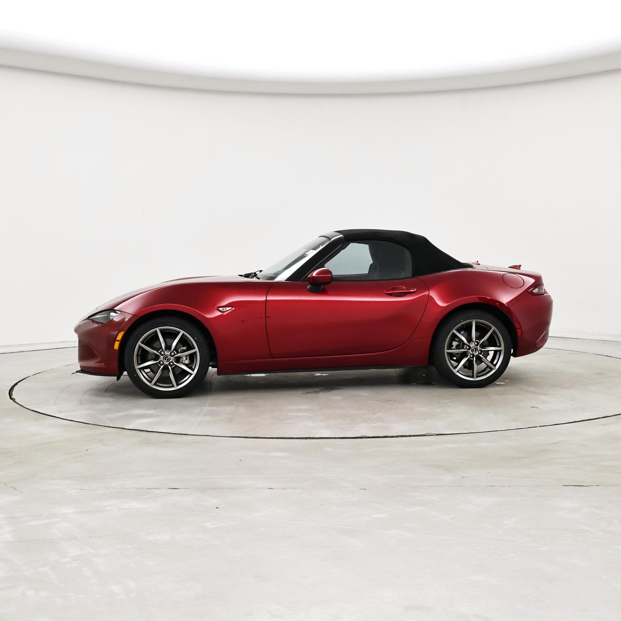 Thumbnail: 2022 Mazda MX-5 Miata - 3