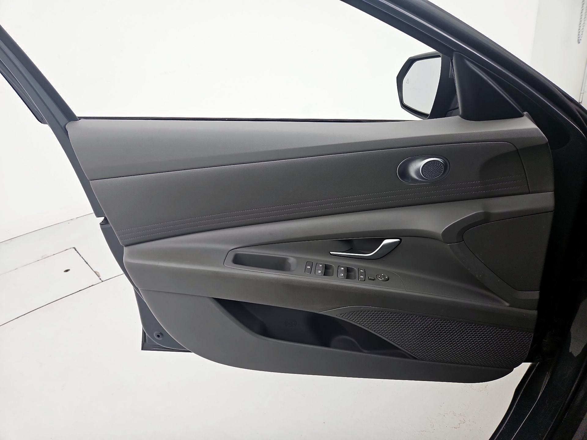 Thumbnail: 2023 Hyundai Elantra - 12