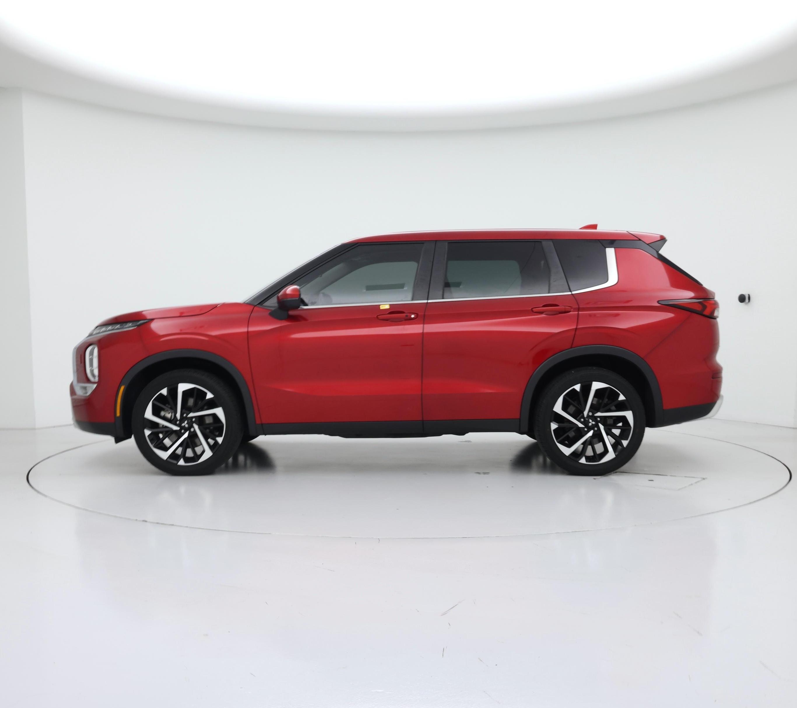 Thumbnail: 2022 Mitsubishi Outlander - 3