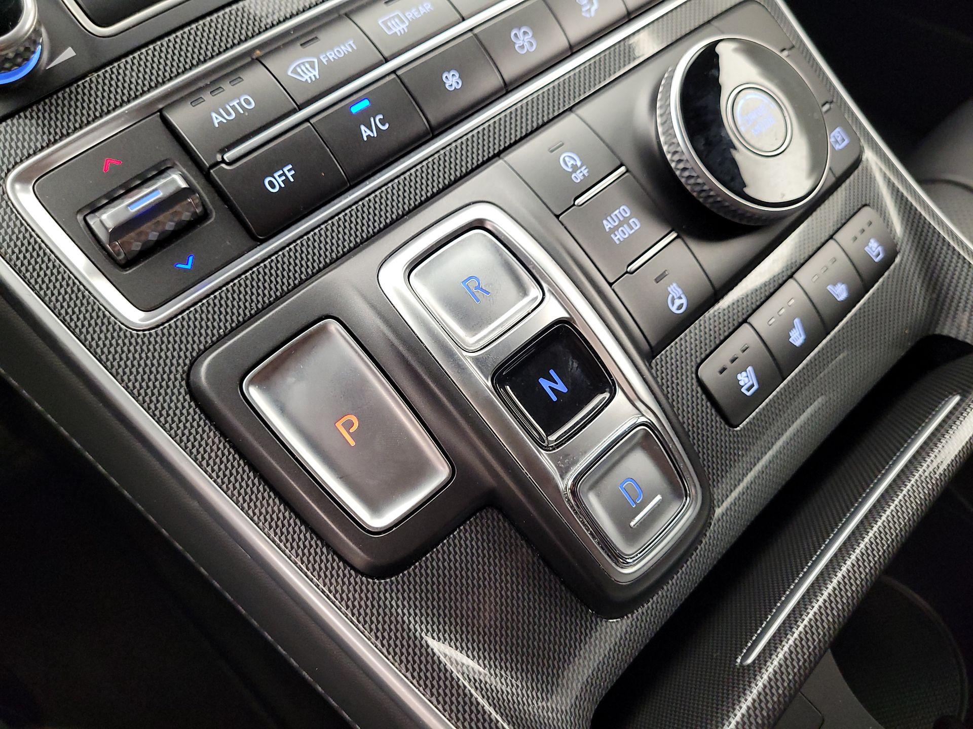 Thumbnail: 2022 Hyundai Santa Fe - 17