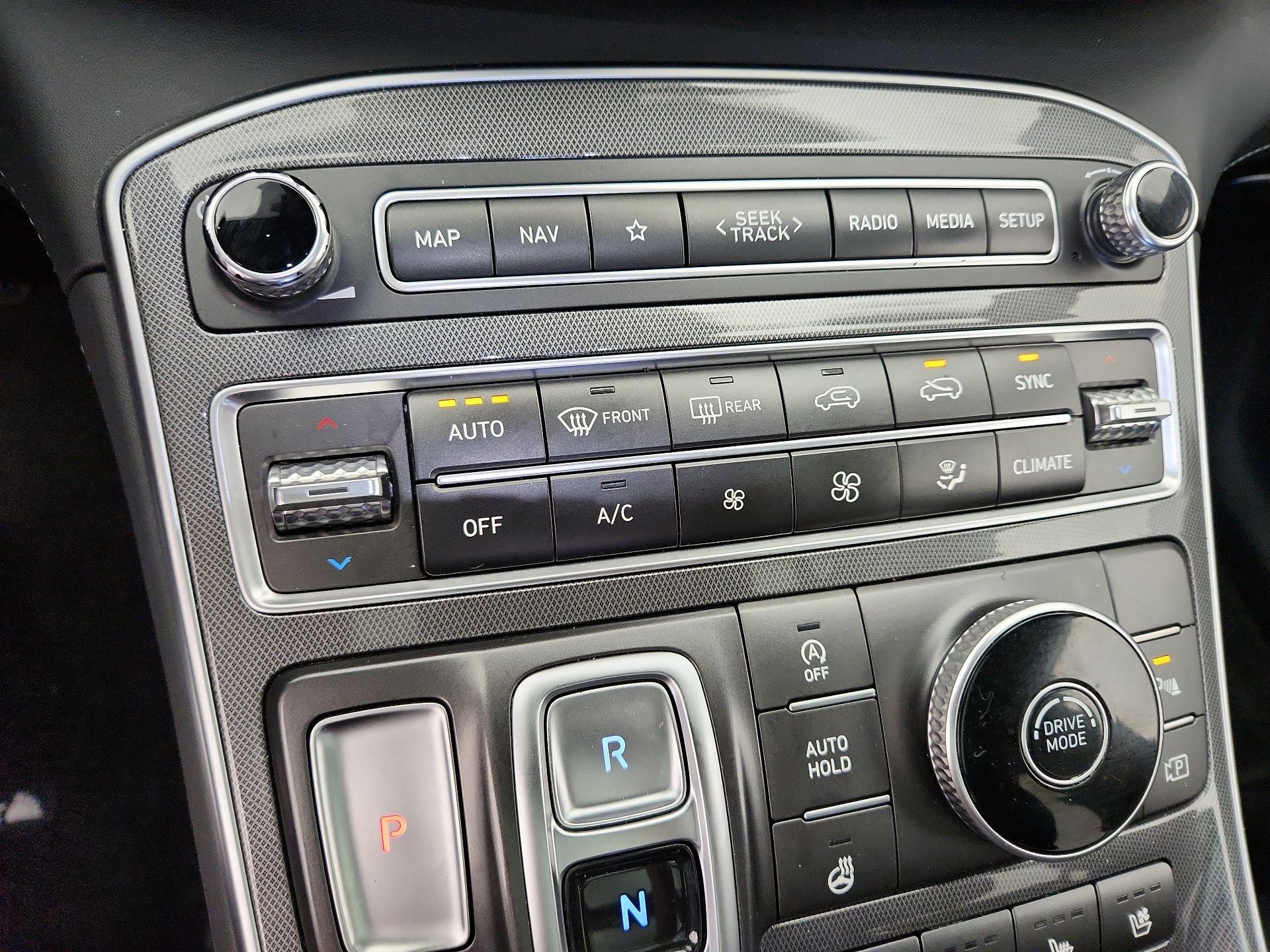 Thumbnail: 2022 Hyundai Santa Fe - 17