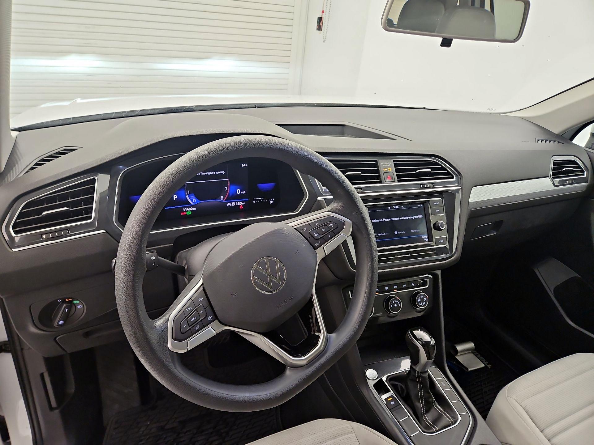 Thumbnail: 2022 Volkswagen Tiguan - 9