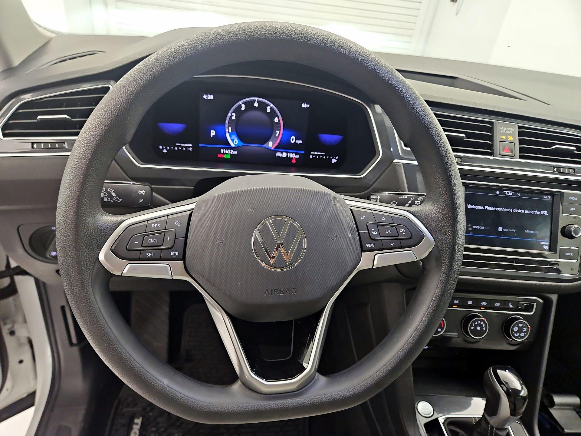 Thumbnail: 2022 Volkswagen Tiguan - 10