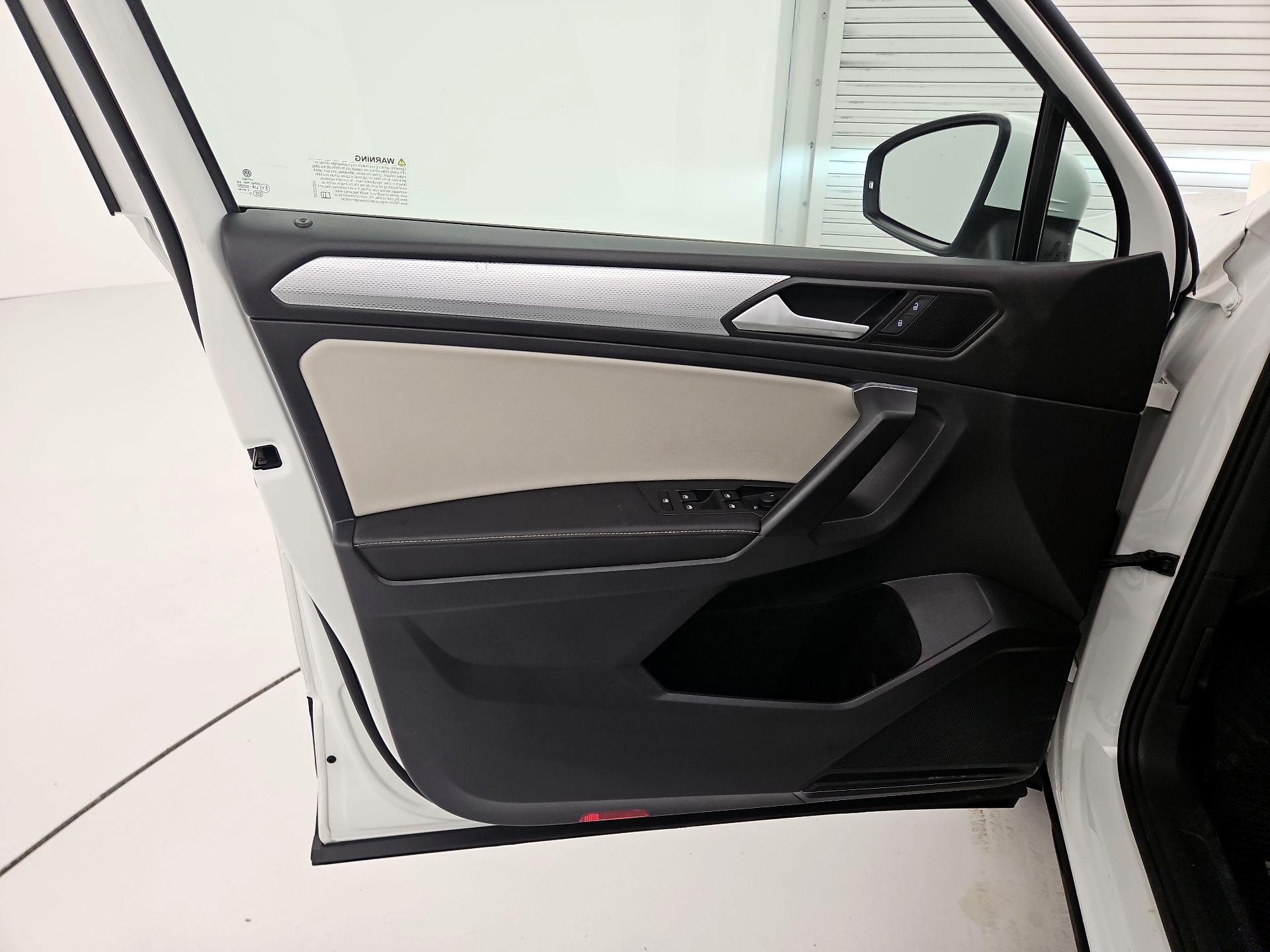 Thumbnail: 2022 Volkswagen Tiguan - 12