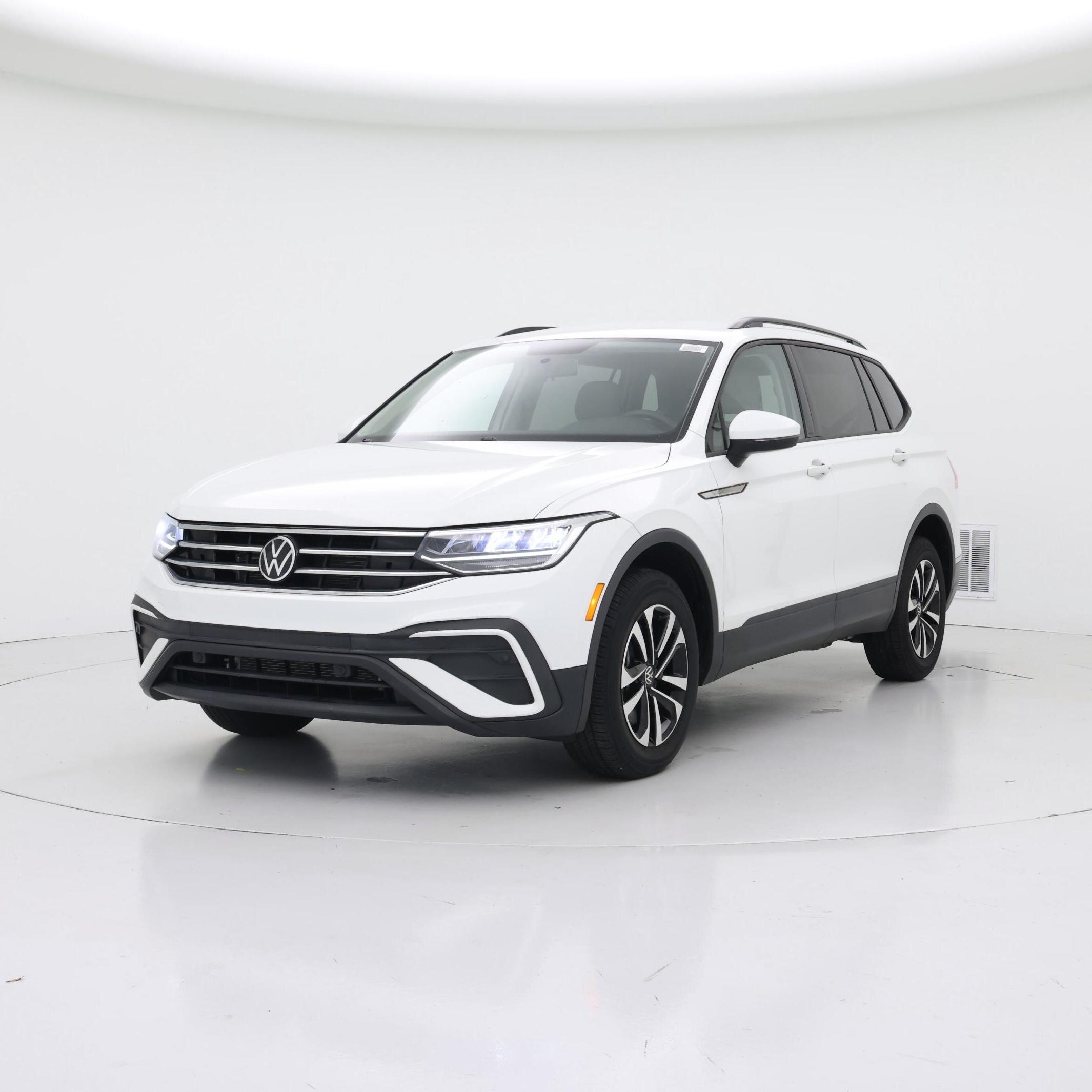 Thumbnail: 2022 Volkswagen Tiguan - 4