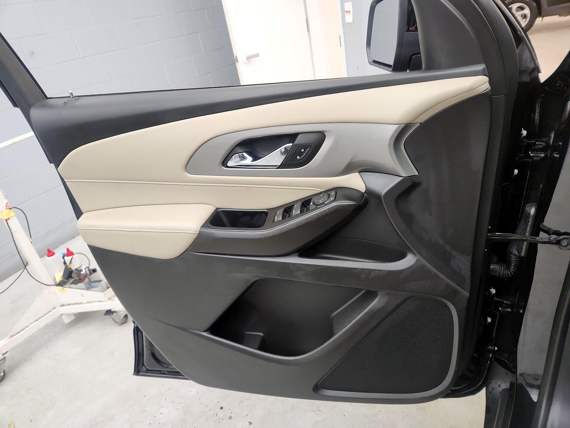 Thumbnail: 2023 Chevrolet Traverse - 12